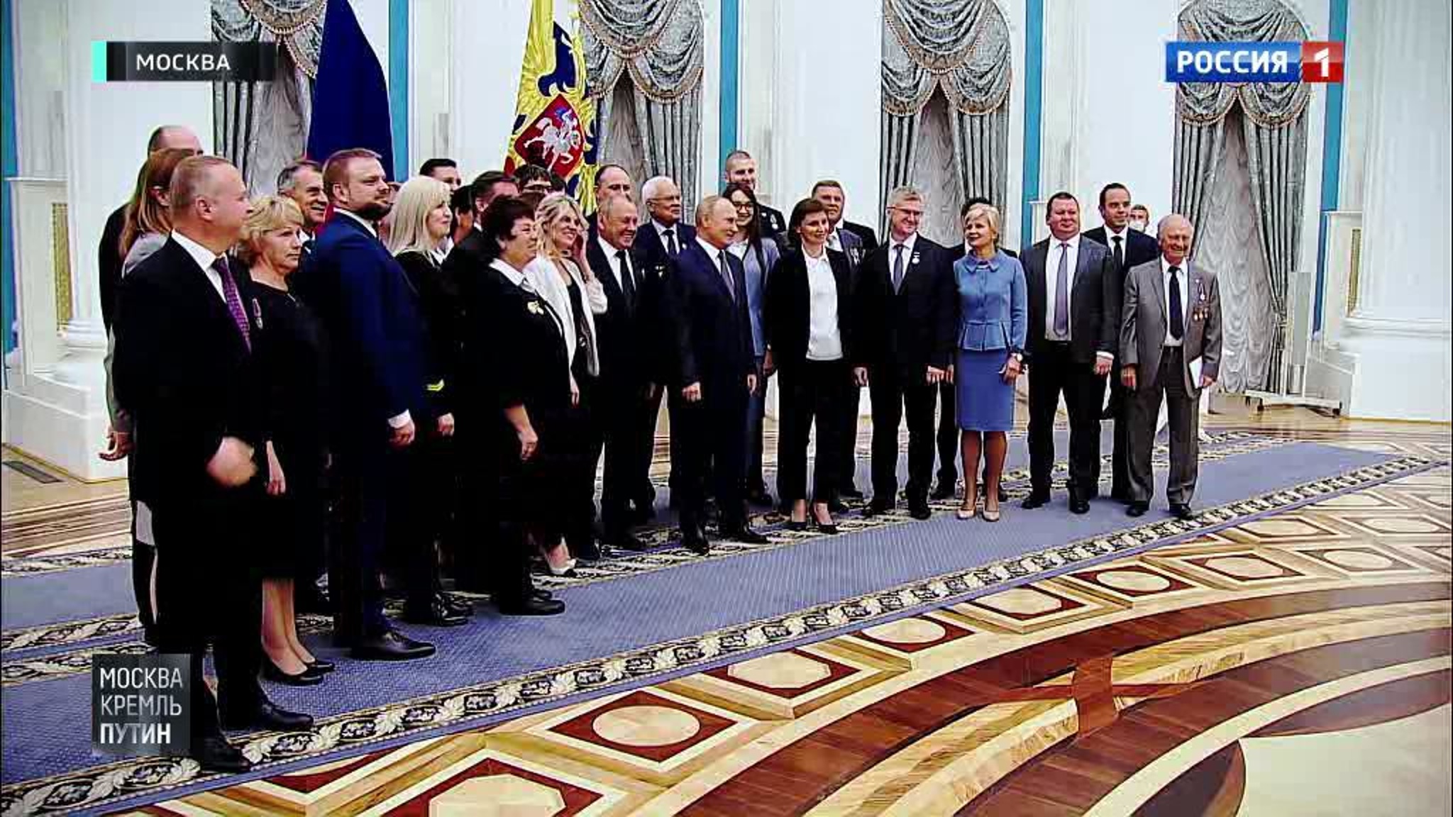 Что осталось за кадром фотографирования Путина с атомщиками