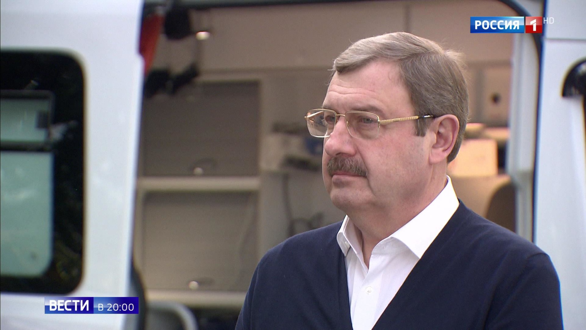 Вызов в любое время дня и ночи: главврач московской скорой назвал симптомы для обращения по COVID-19