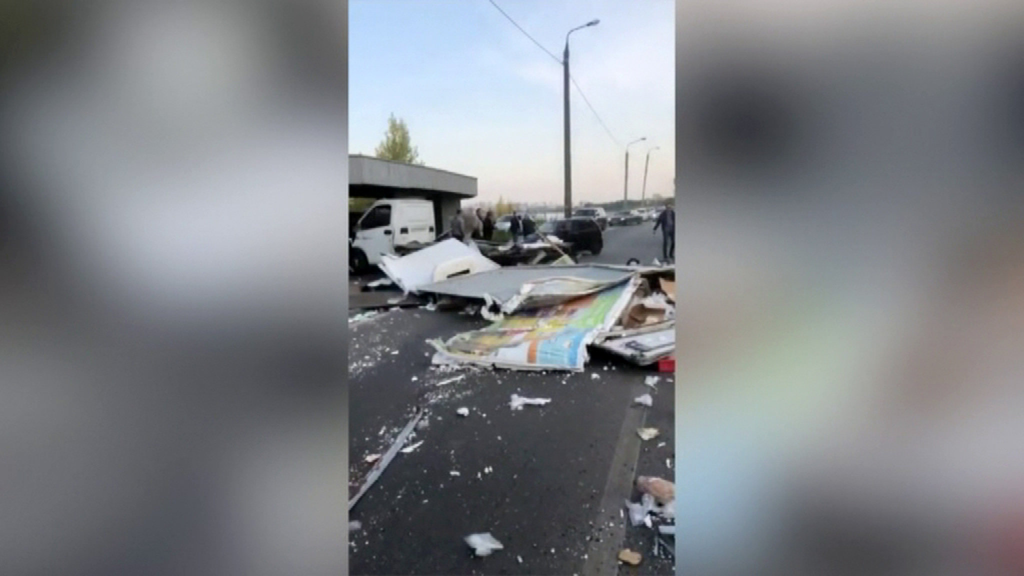 В Казани трамвай на полной скорости сошел с рельсов: возможные причины происшествия