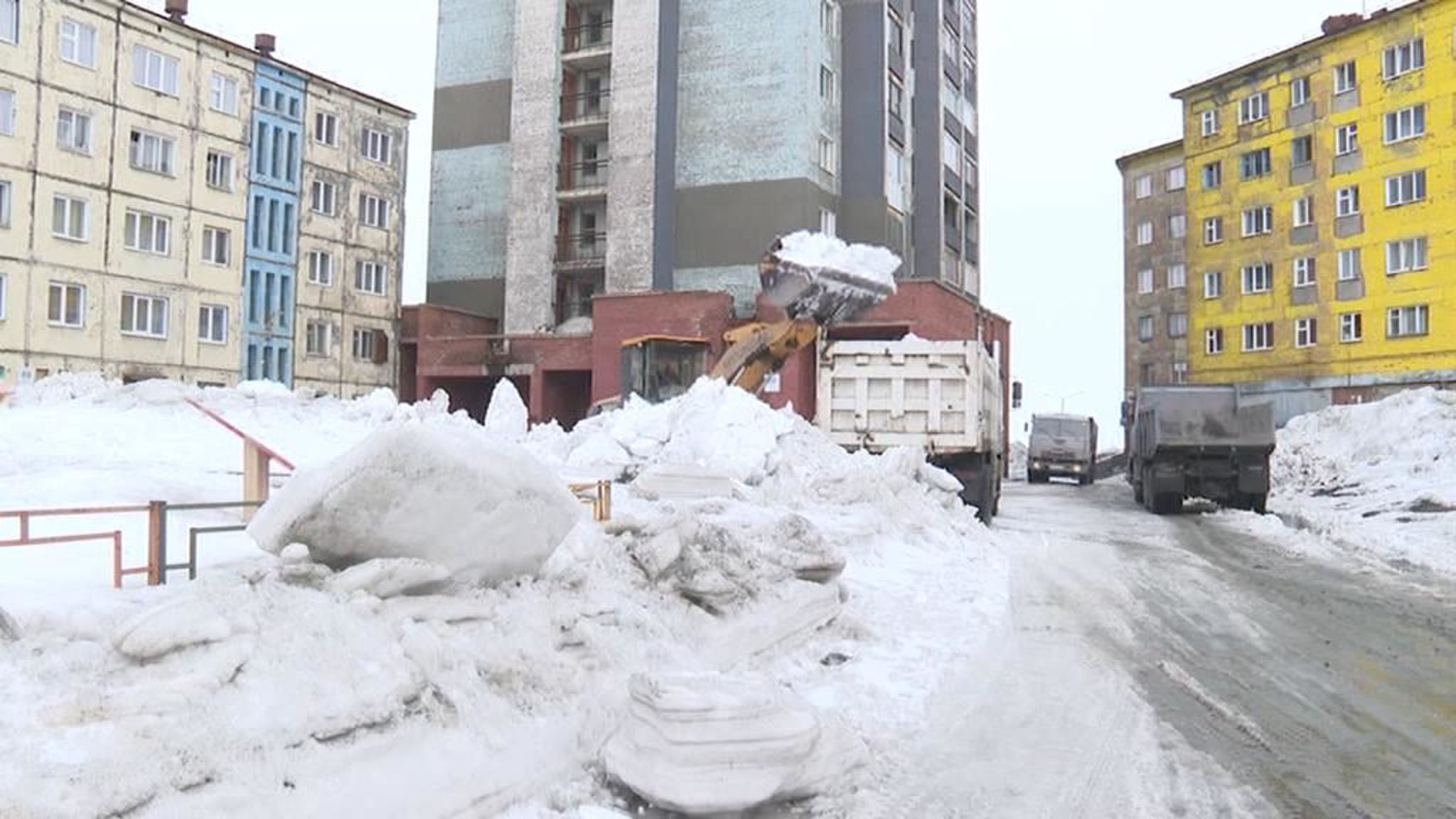 Норильск завалило снегом