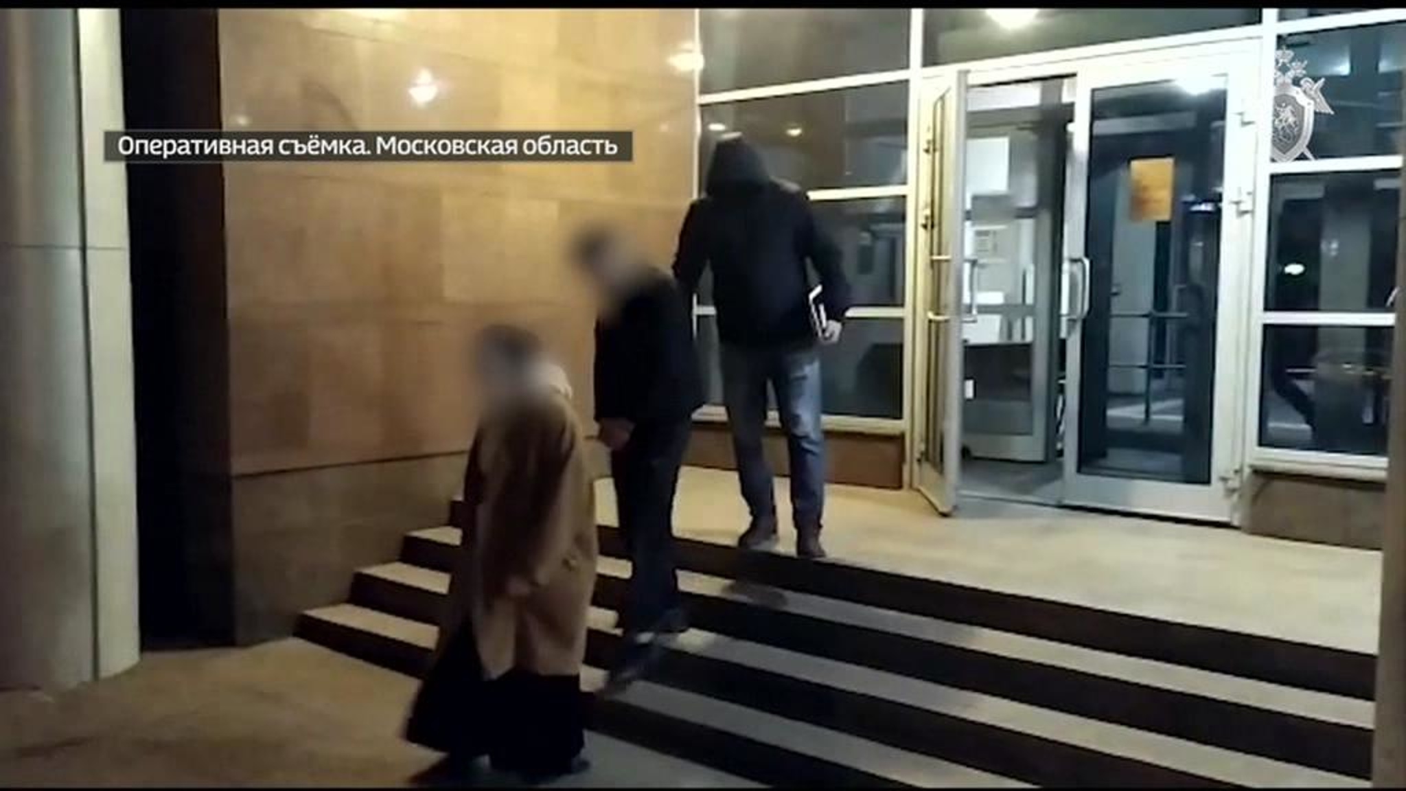 Мать подарила своего младенца чужим людям и покинула Россию
