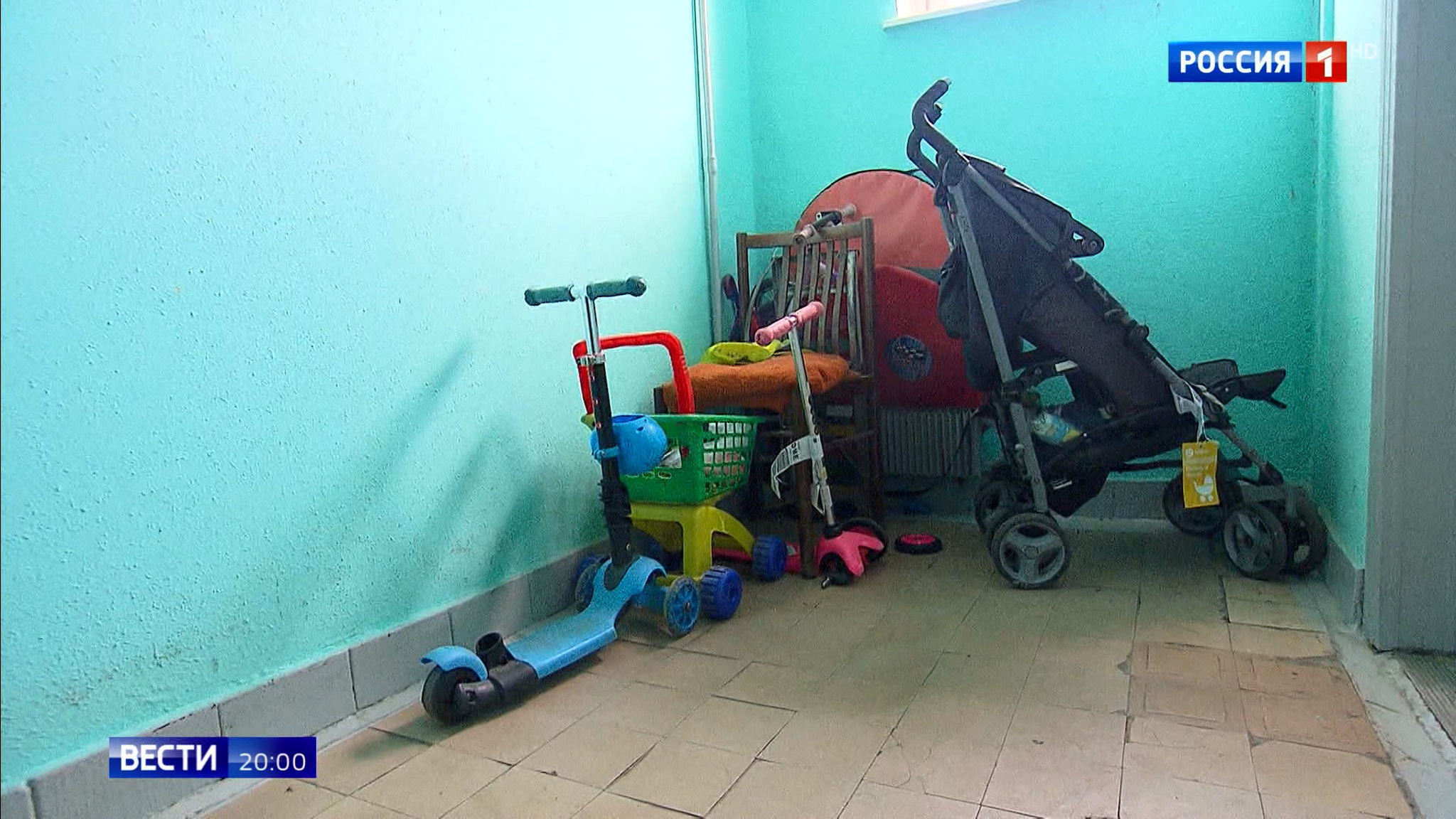 В Москве приговорили к домашнему аресту приемного отца, который чуть не задушил дочь