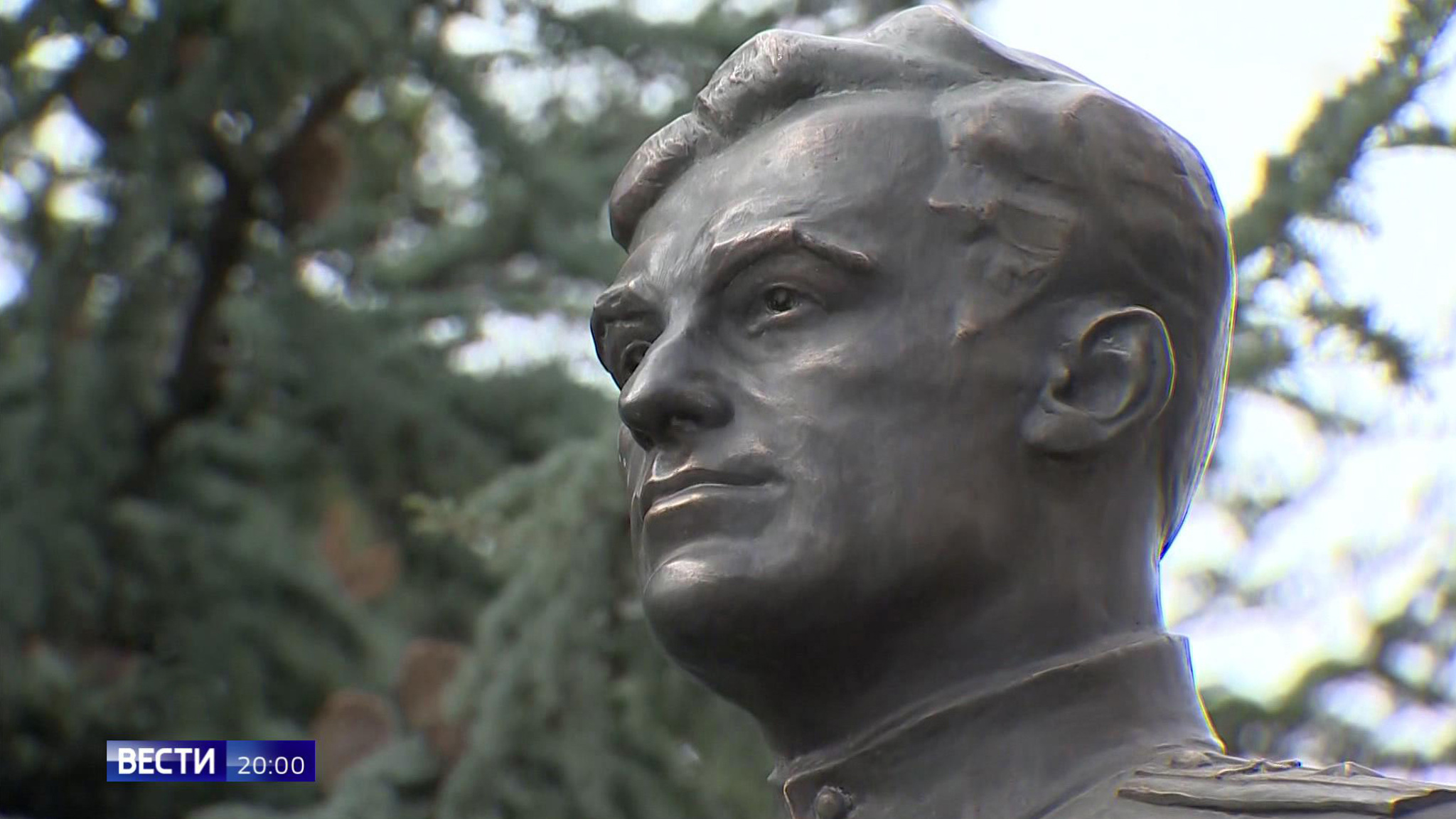 В Крыму отмечают 100-летие со дня рождения летчика Амет-Хана Султана