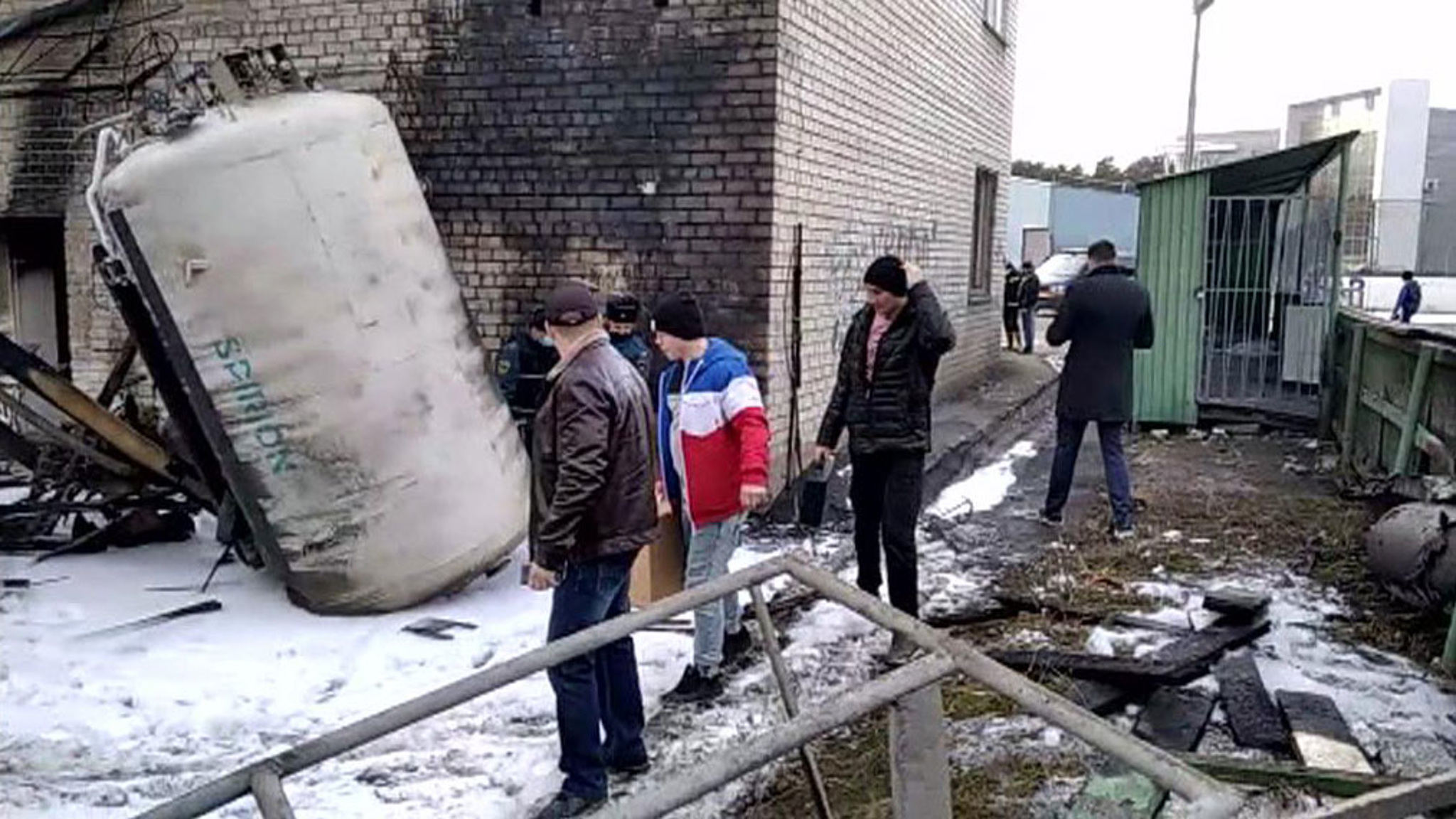 Названа причина взрыва в больнице, губернатор объявил режим ЧС