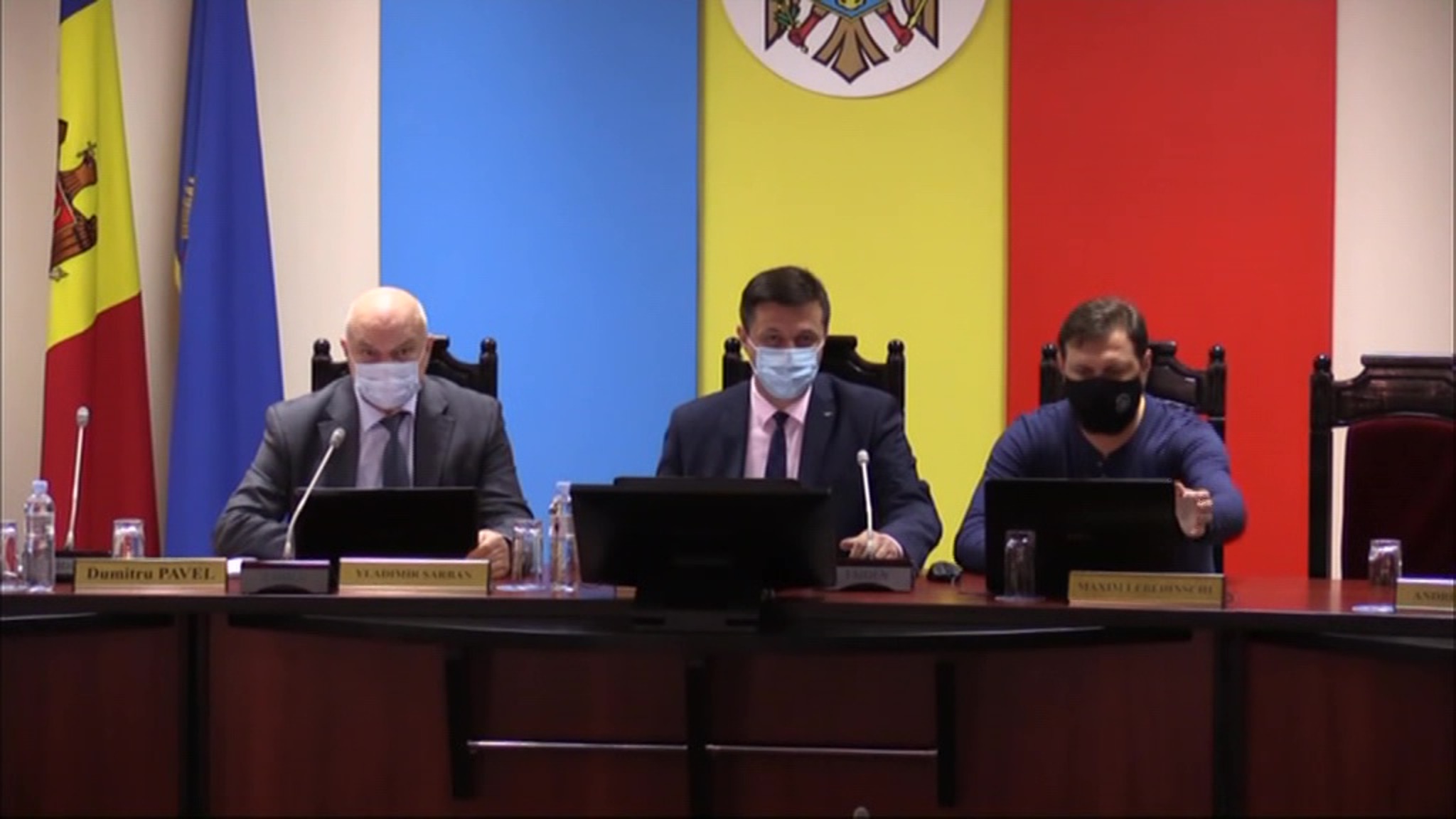 Санду лидирует в первом туре молдавских выборов. Додон второй