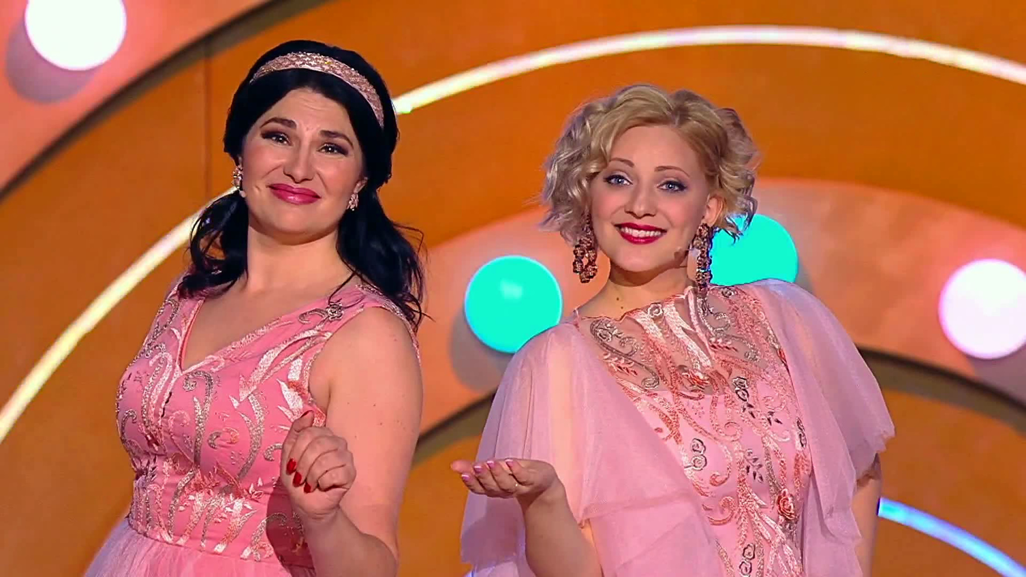 Эфир от 04.11.2020. Оксана Невежина и Дарья Руднева – "Женское счстье" (авторы: Г.Польский, А.Альчиков, А.Шкурко)