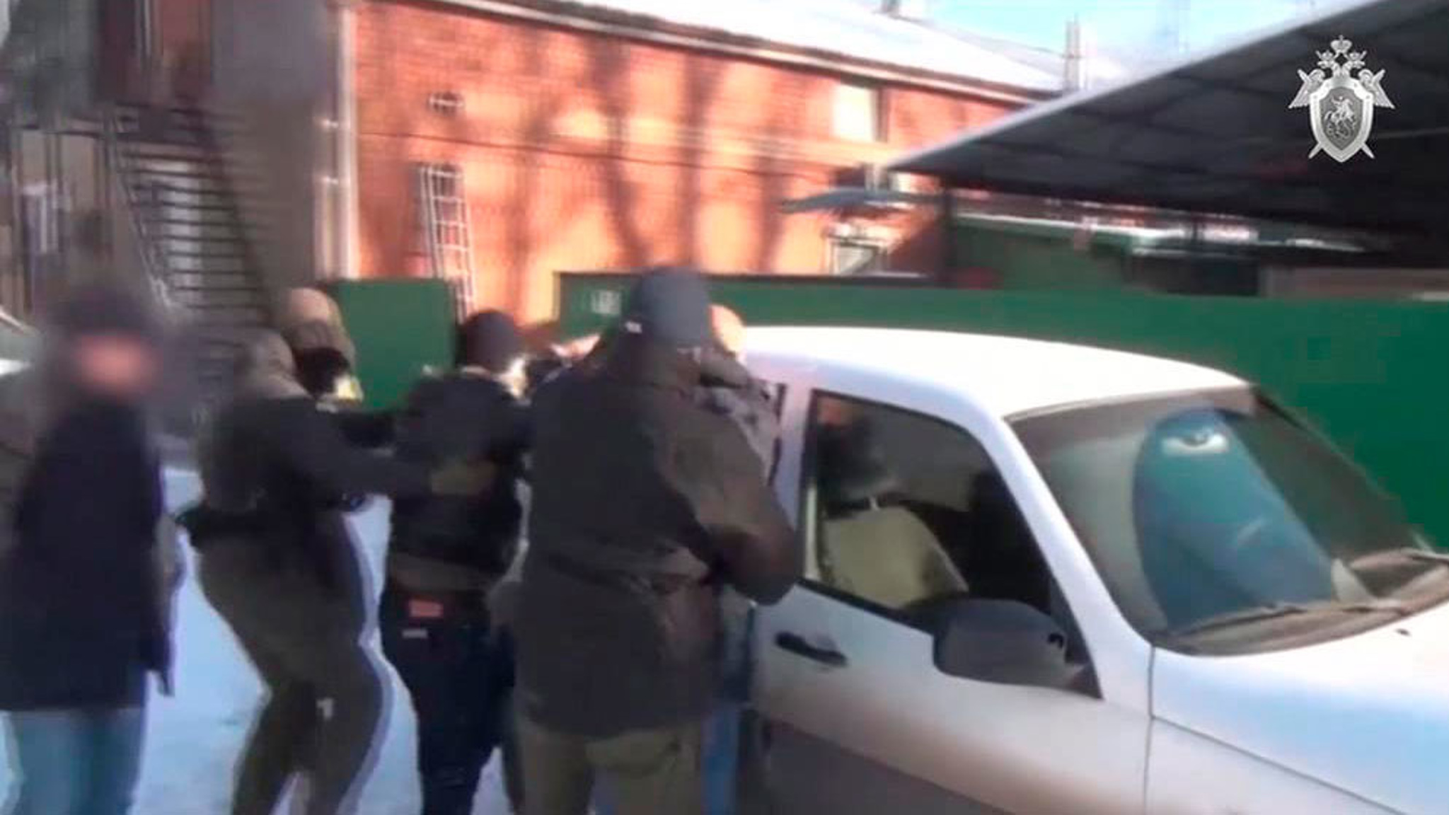 Наниматель нелегалов попался на взятке