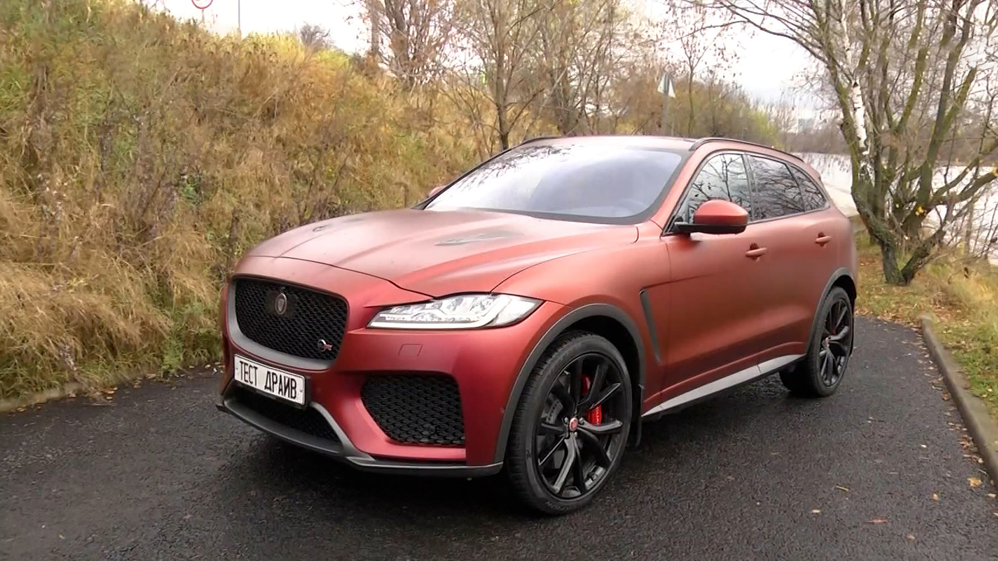Тест-драйв нового Jaguar F-Pace SVR