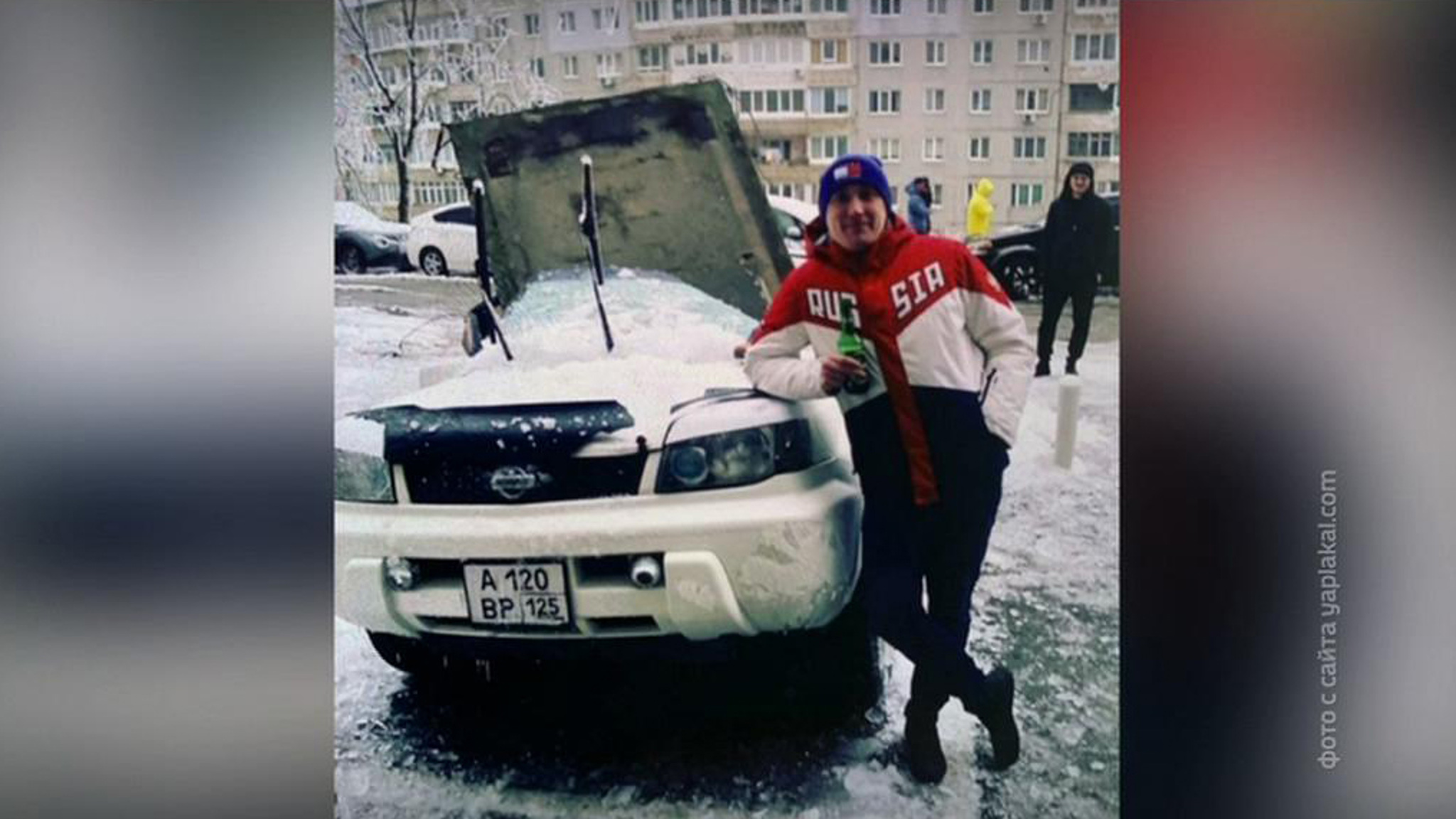 Во Владивостоке мужчину чуть не убило плитой, упавшей с крыши девятиэтажного дома