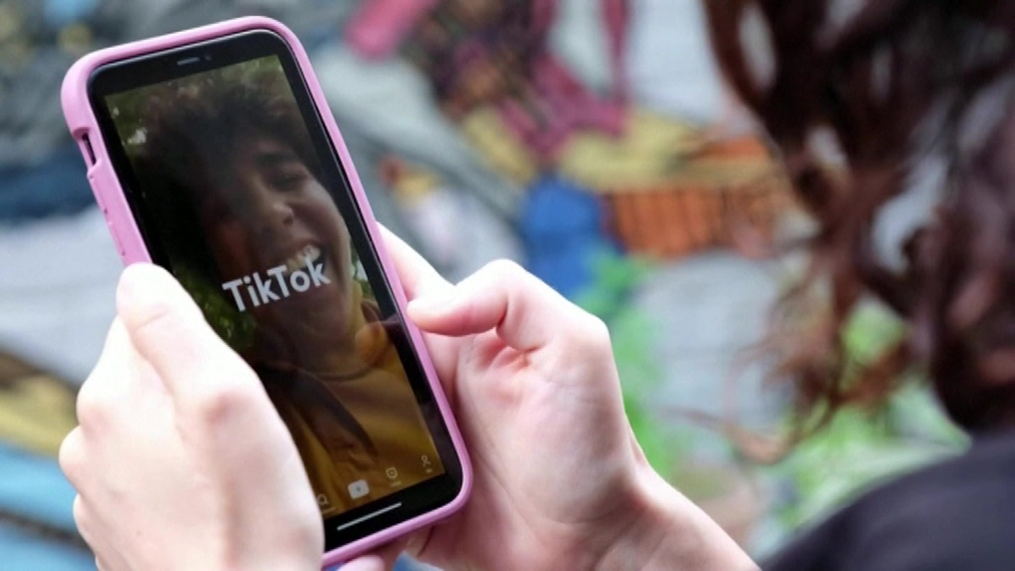 Власти США еще раз отсрочили запрет TikTok