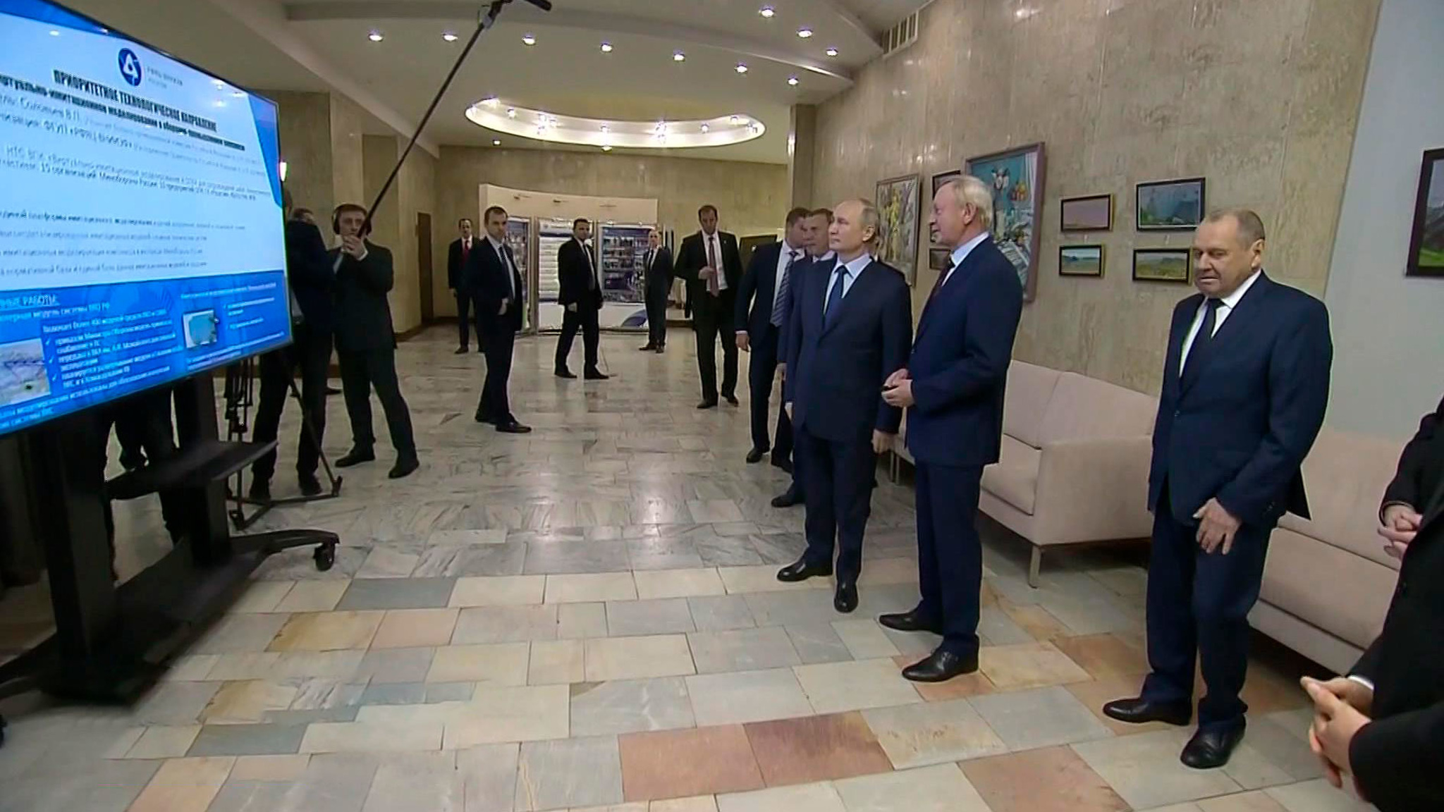 Путин ознакомился с цифровыми разработками в Сарове