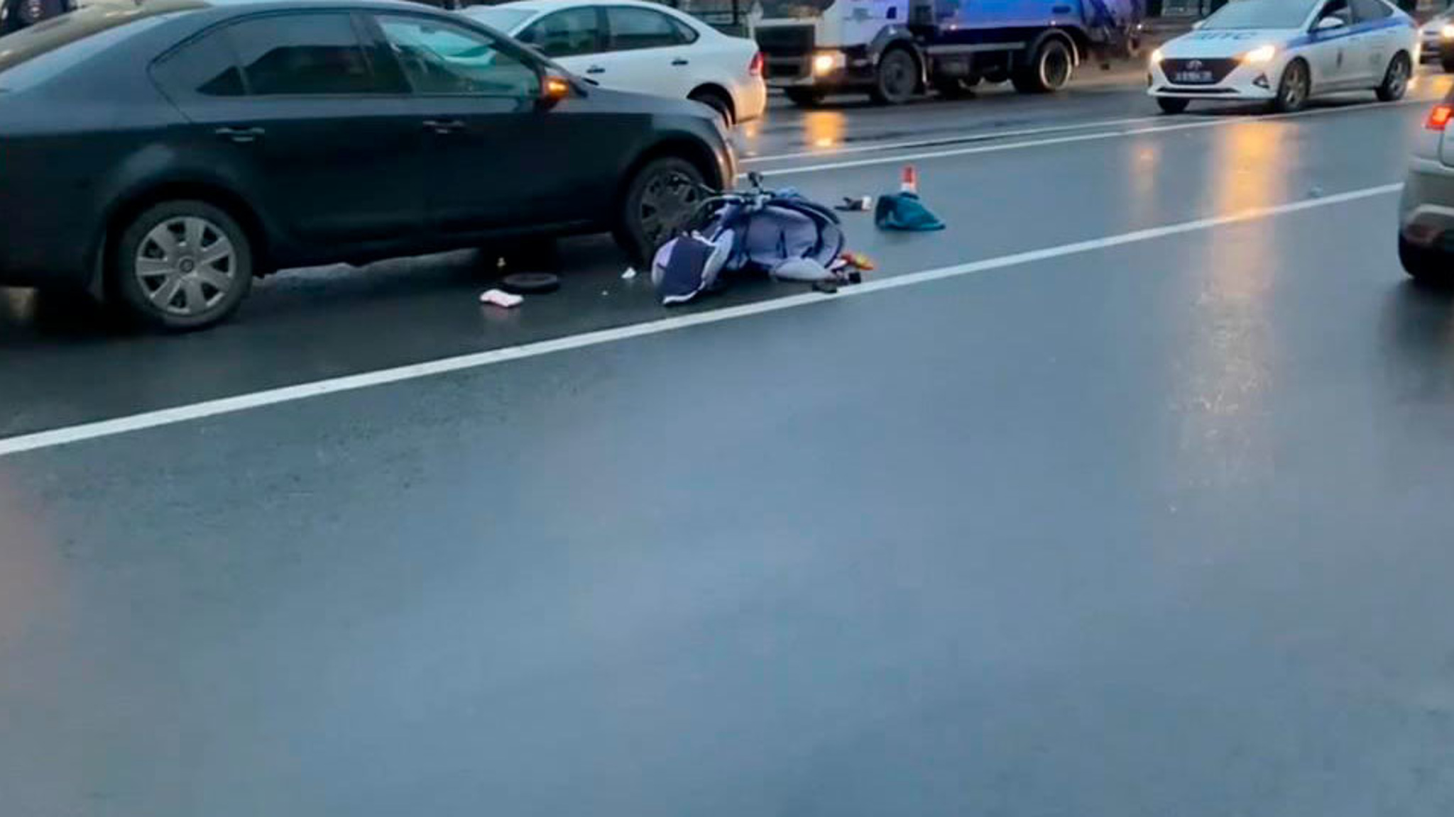 В Петербурге двое маленьких детей только чудом выжили в ДТП на пешеходном переходе