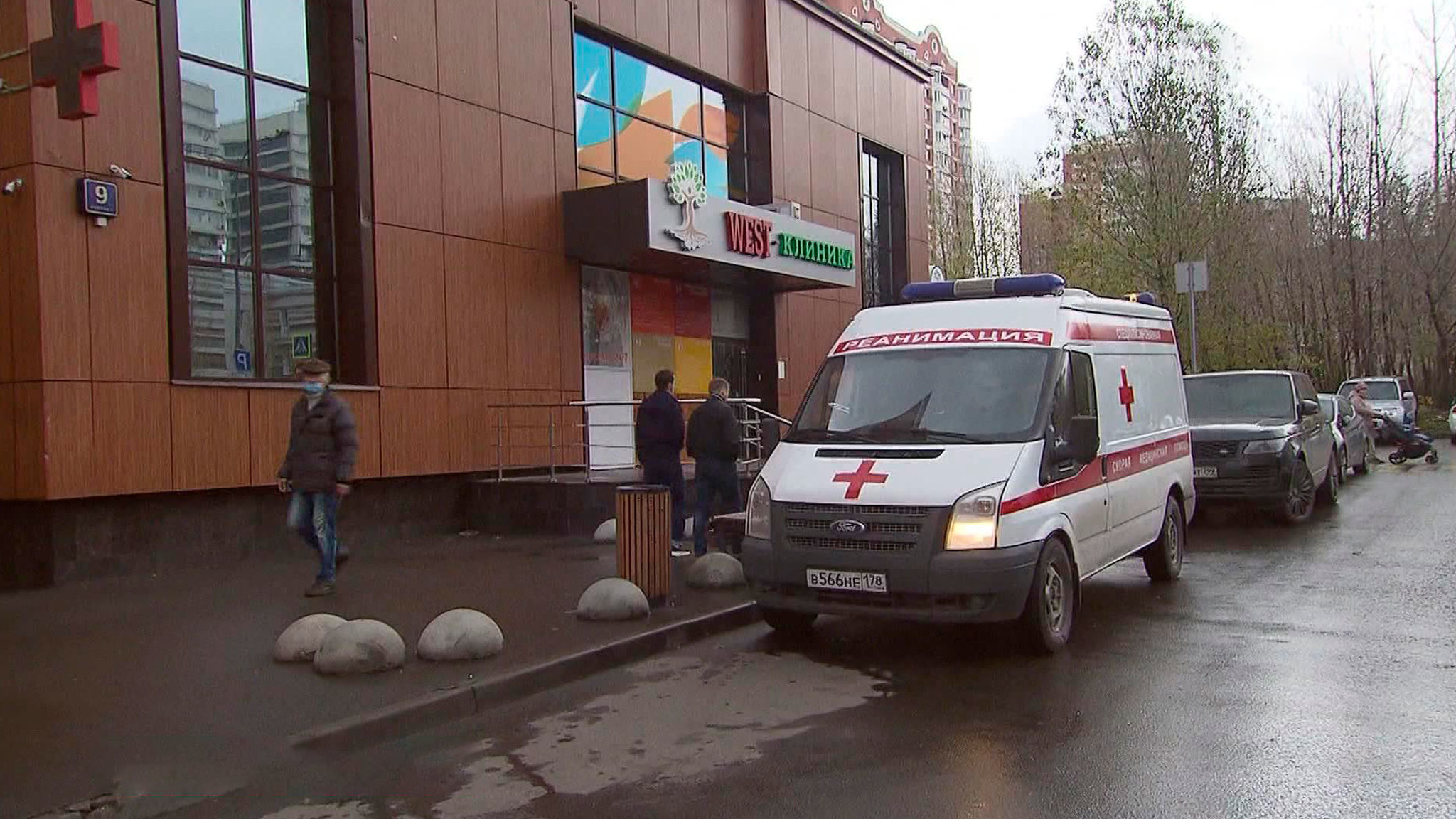 Лишенная лицензии клиника продолжает принимать пациентов