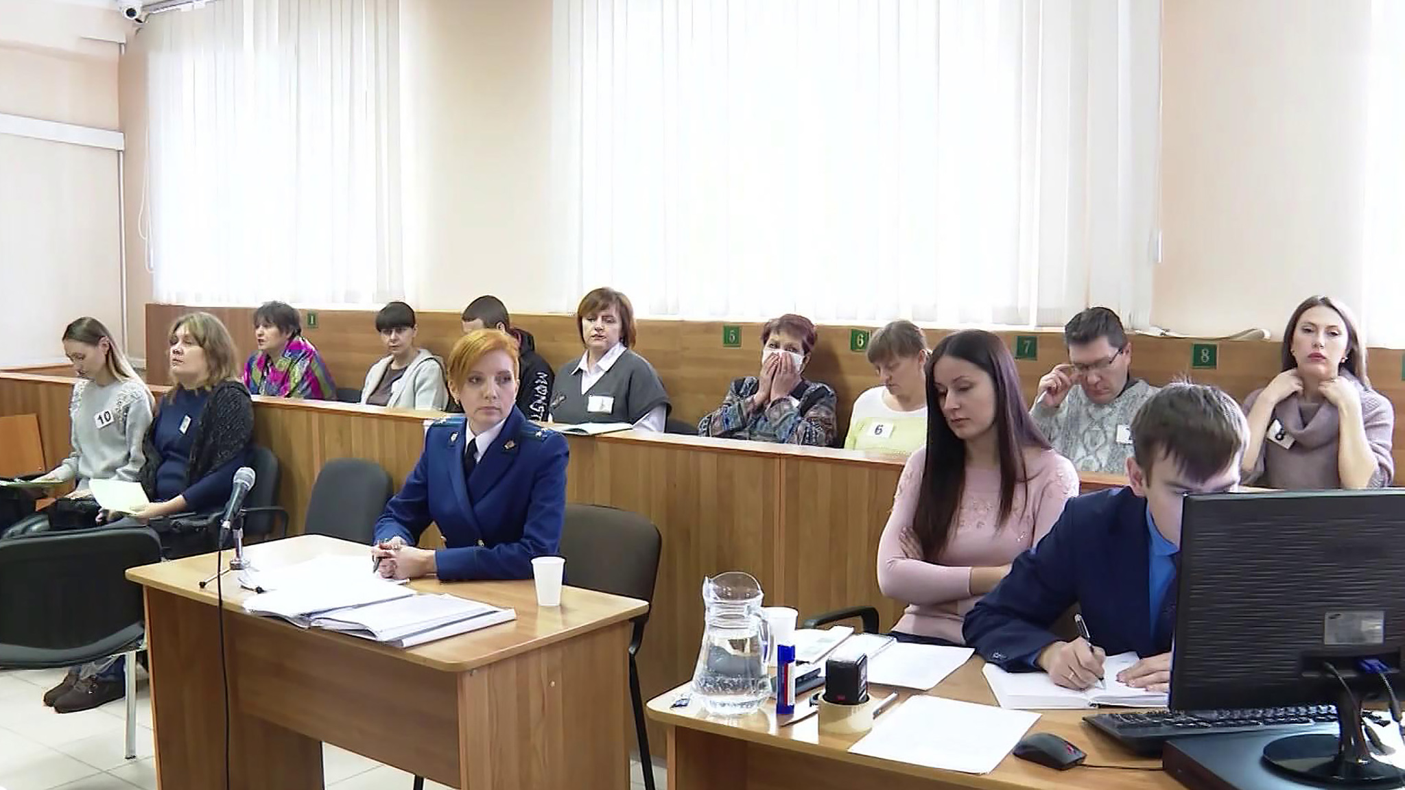 Лед не тронулся – присяжные заседатели месяцами ждут компенсаций