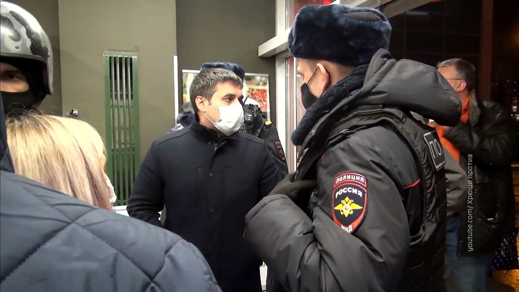 Борьба активистов с торговлей просроченными продуктами обернулась потасовкой