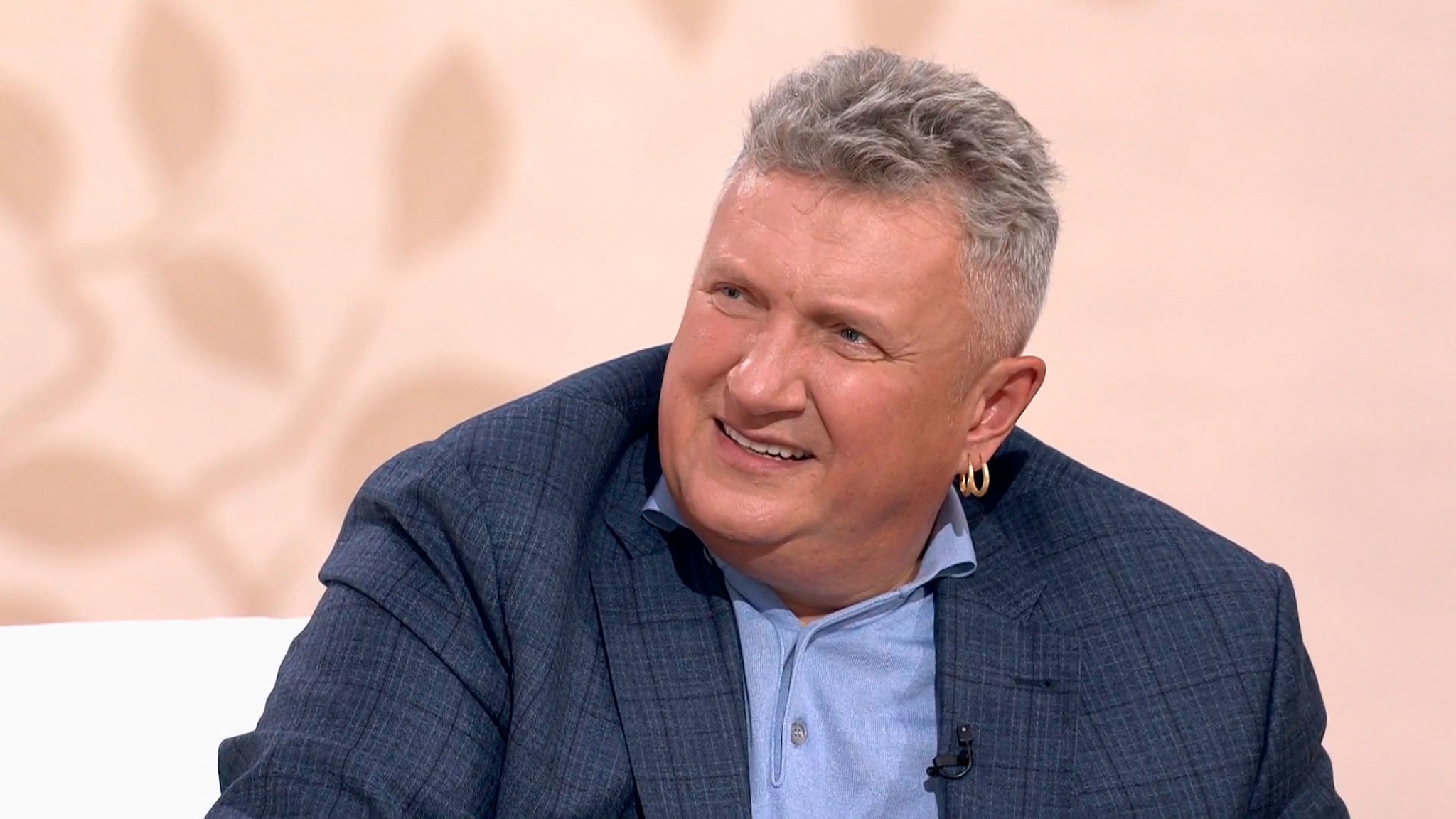 Олег Комаров рассказал, как сыграл у Говорухина и Кончаловского