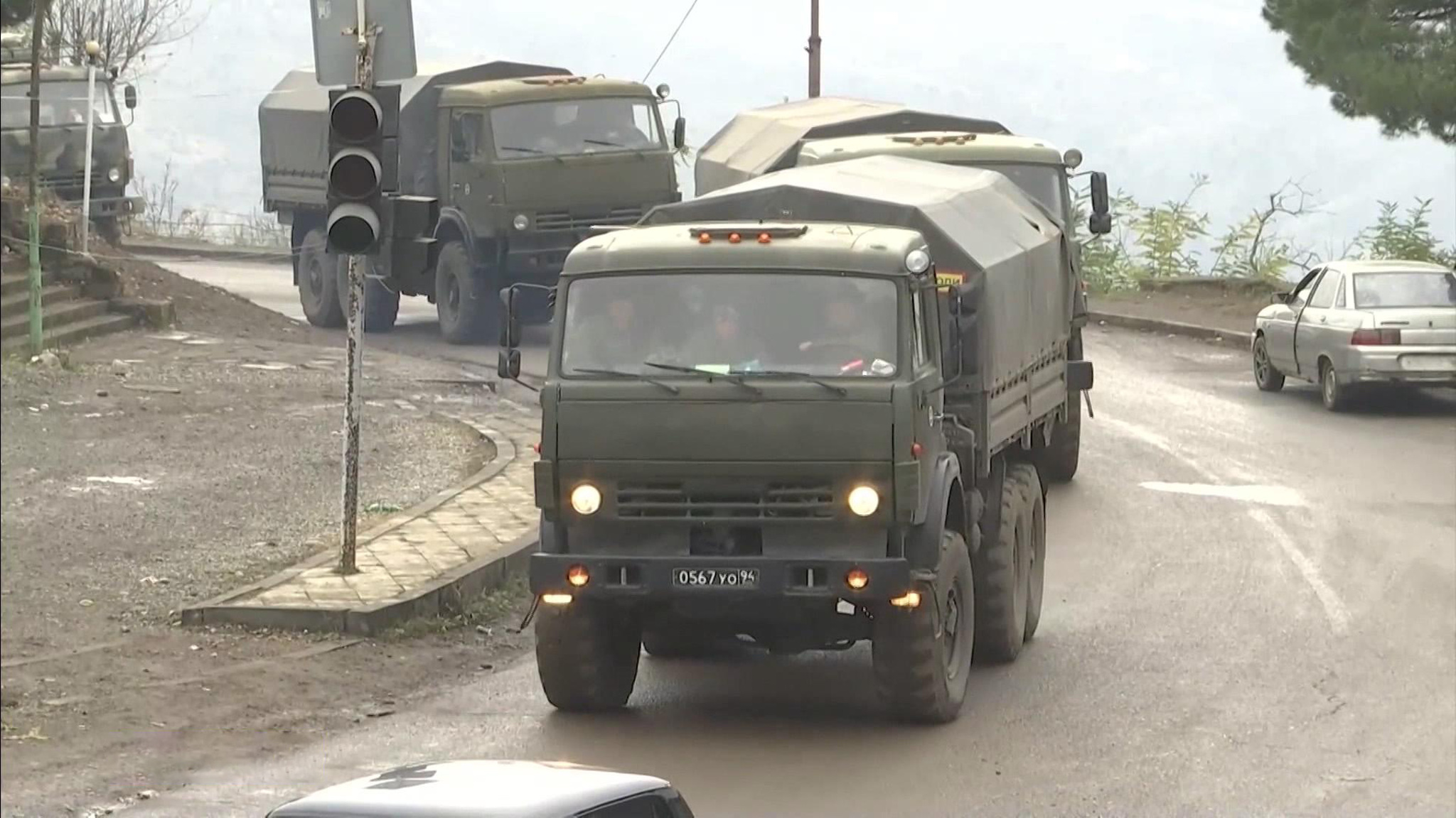 Российские спасатели доставили в Степанкерт новую партию гуманитарной помощи