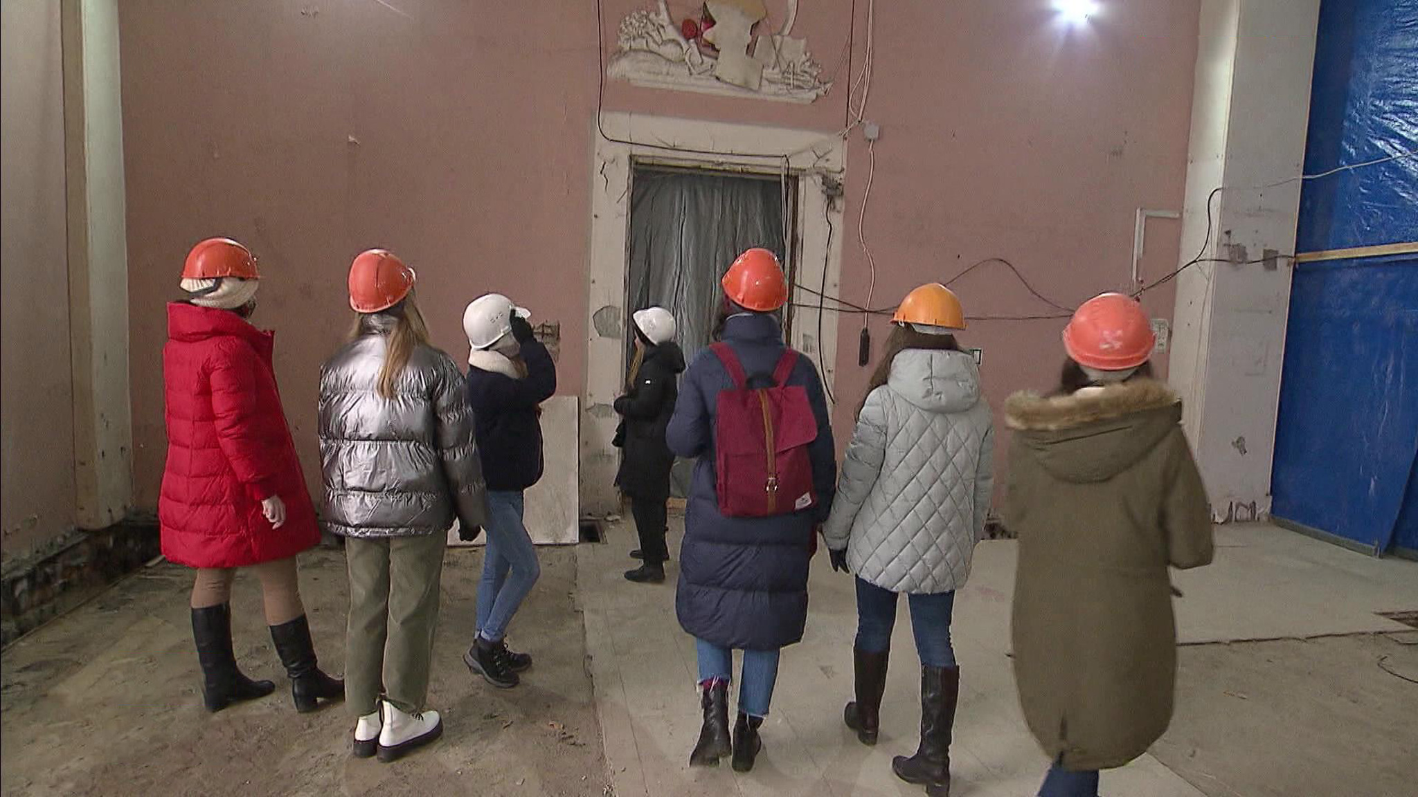 Российские студенты изучают историю необычного павильона на ВДНХ
