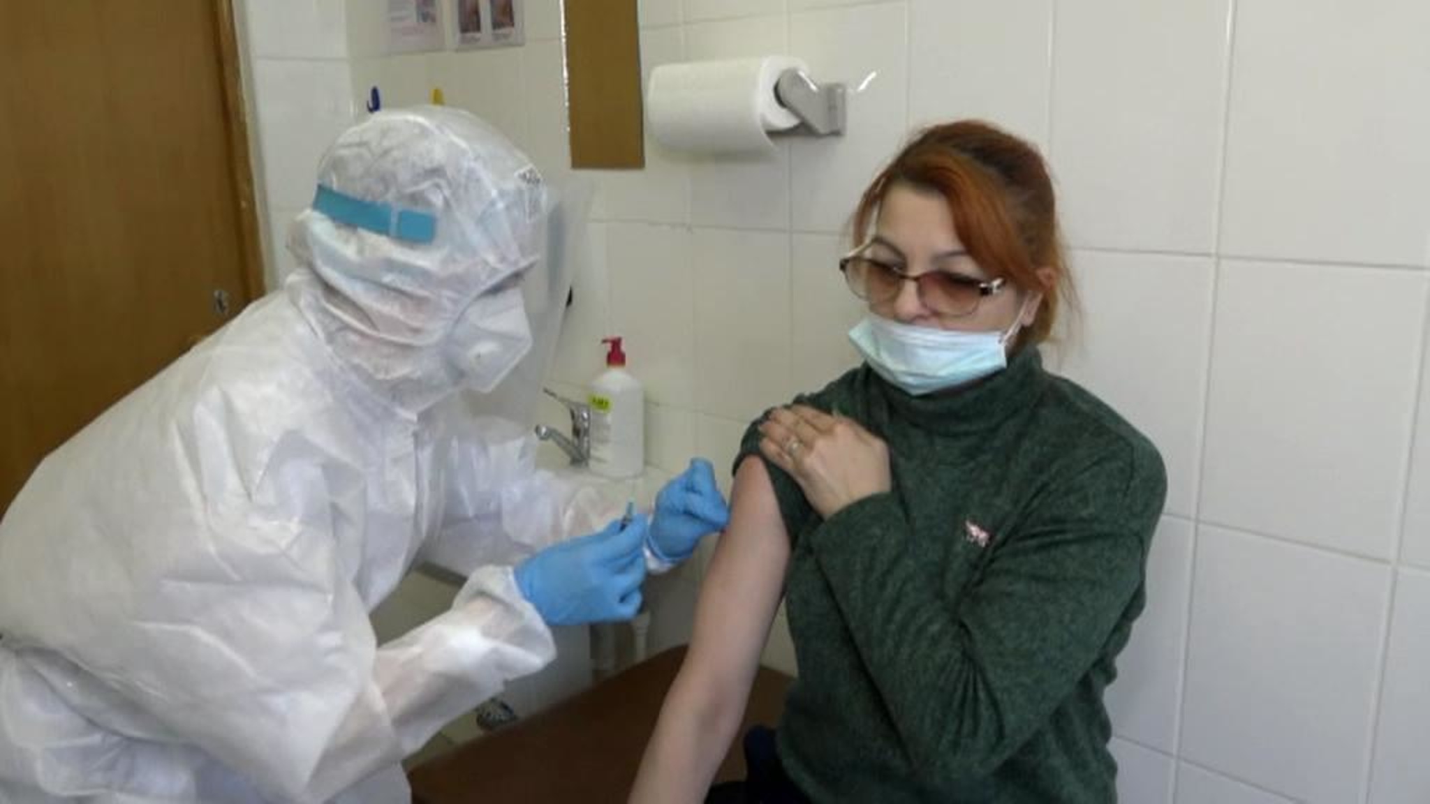 Вакцинация от COVID-19 в Краснодаре началась с медиков