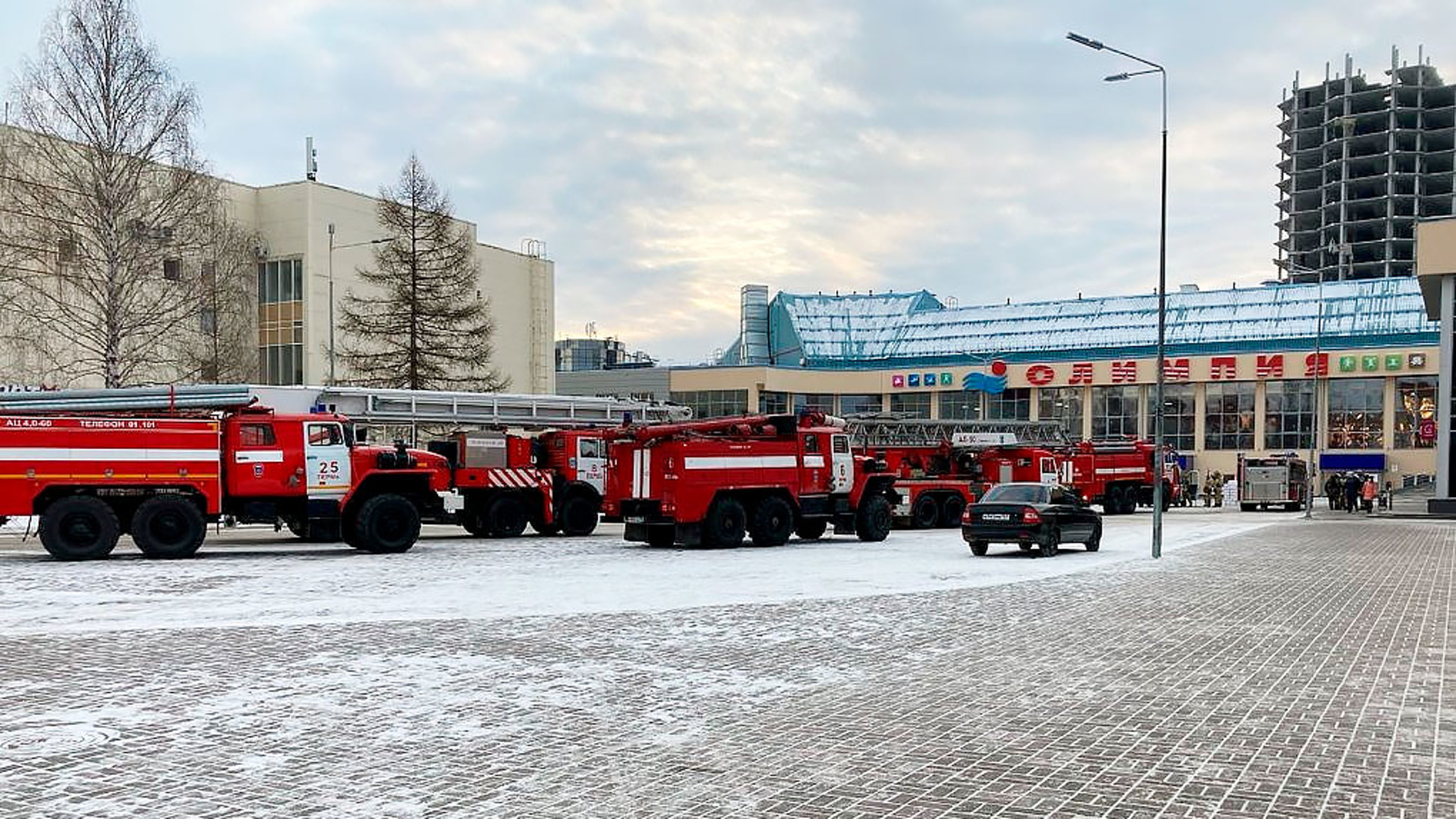 Из-за пожара в спорткомплексе "Олимпия" в Перми эвакуировали 70 человек