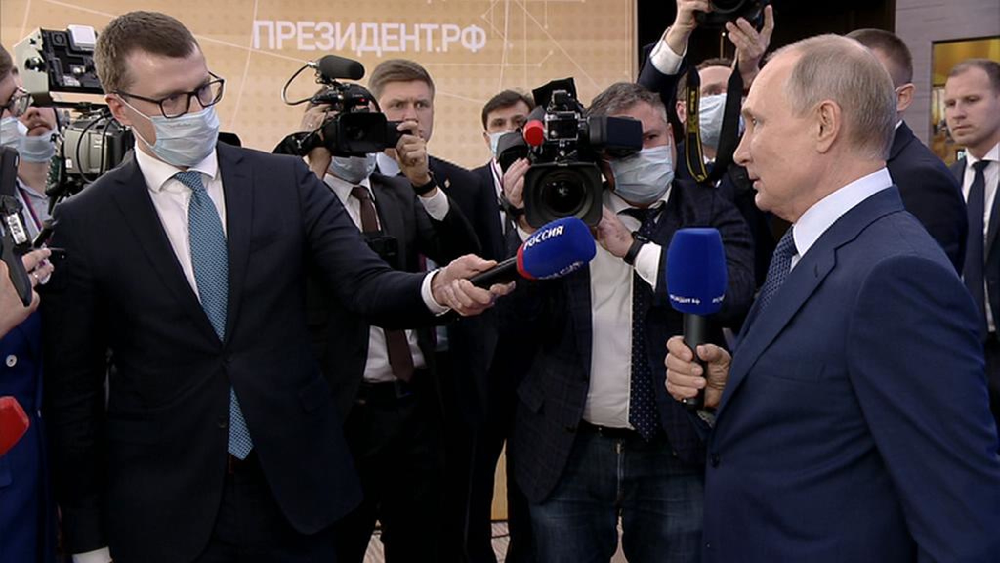 Президент о цензуре на YouTube и Facebook: нужно развивать свои платформы