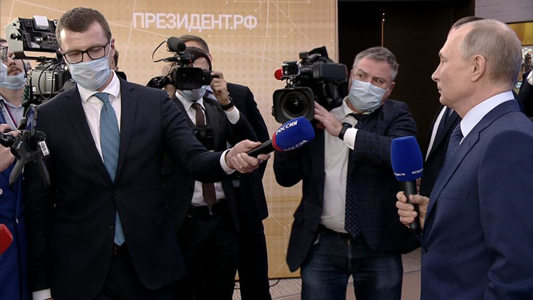 "Дама хочет показать крутизну": Путин оценил заявление министра обороны Германии