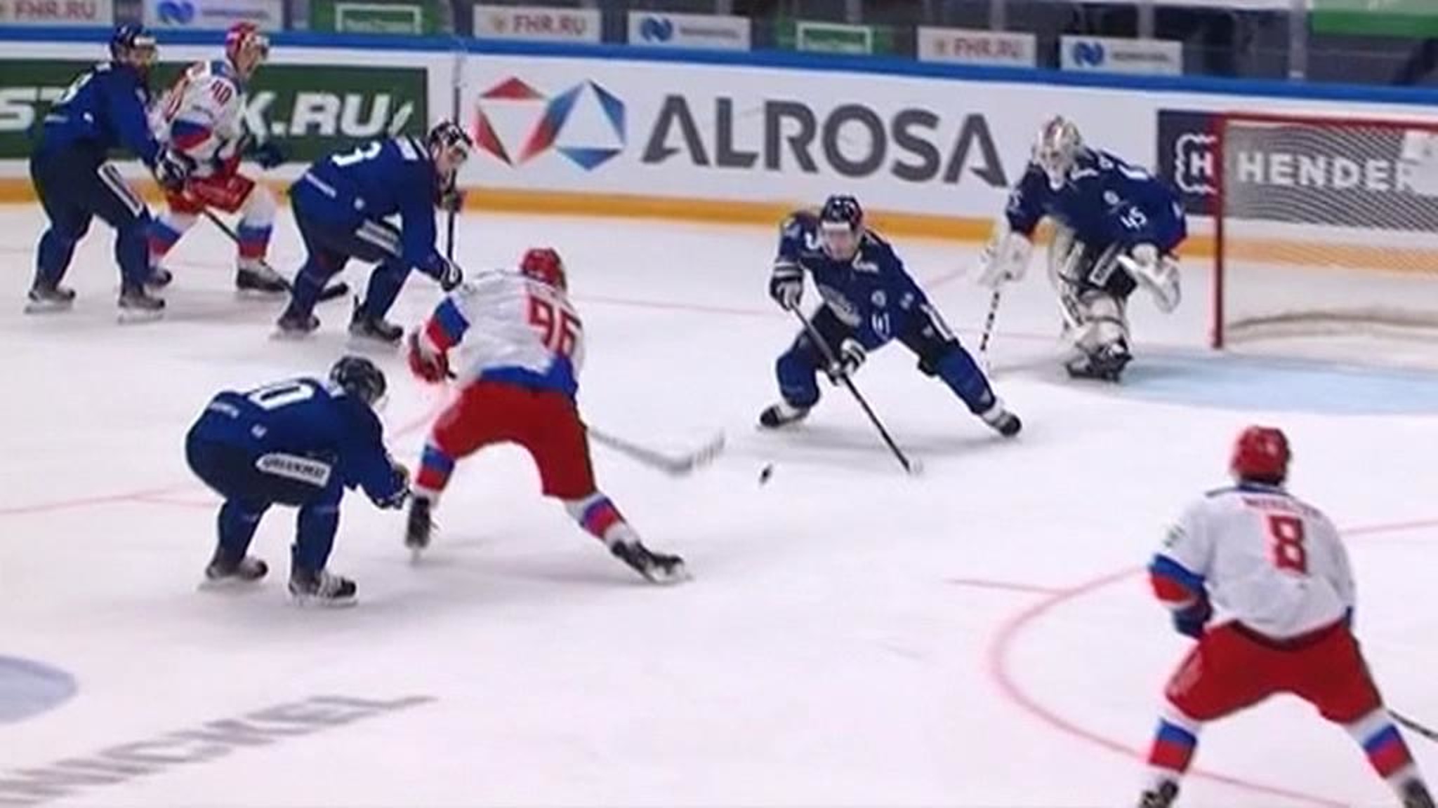 Российские хоккеисты выиграли домашний этап Евротура