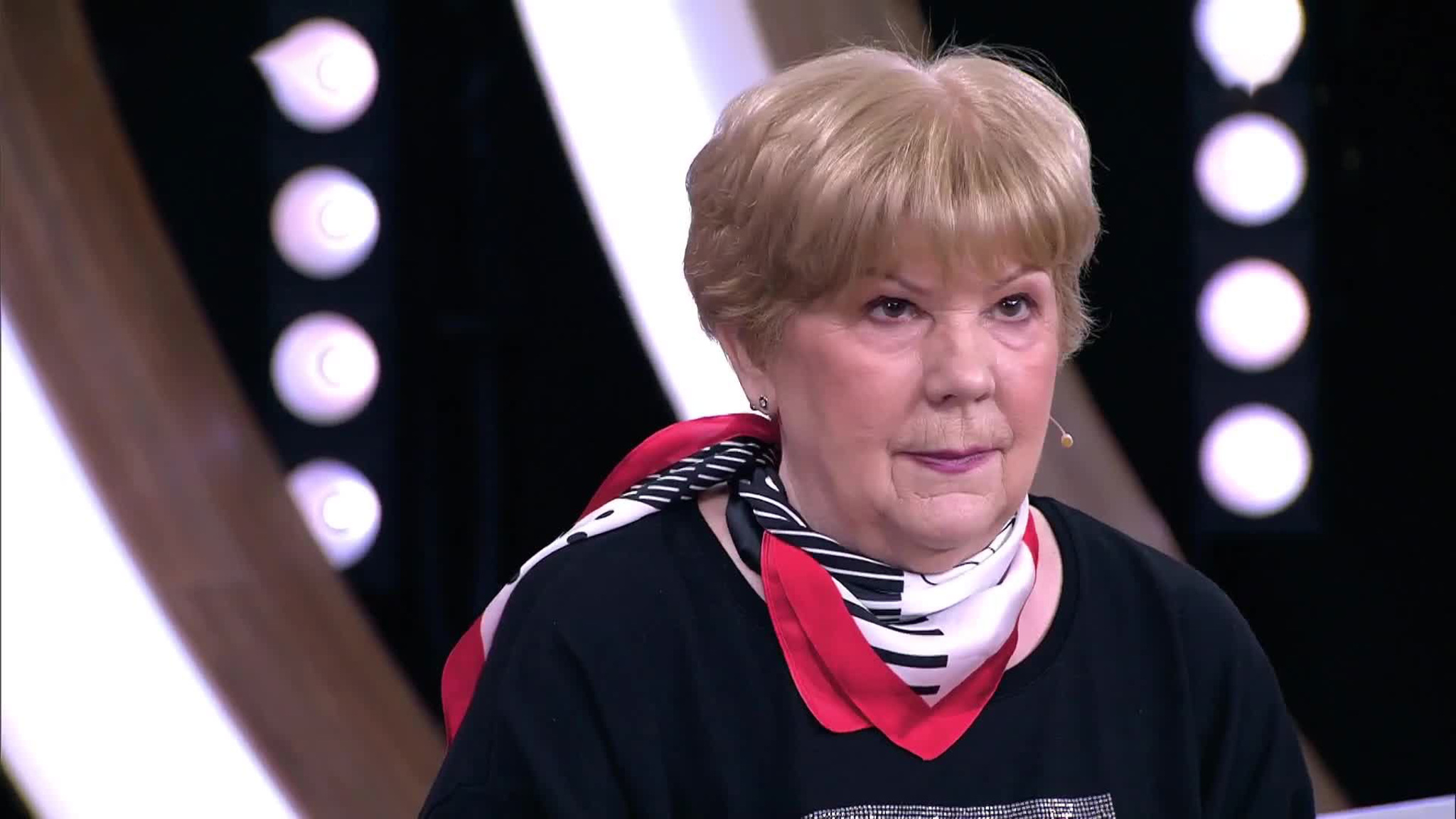 Тайной любовнице Этуша пригрозили судом