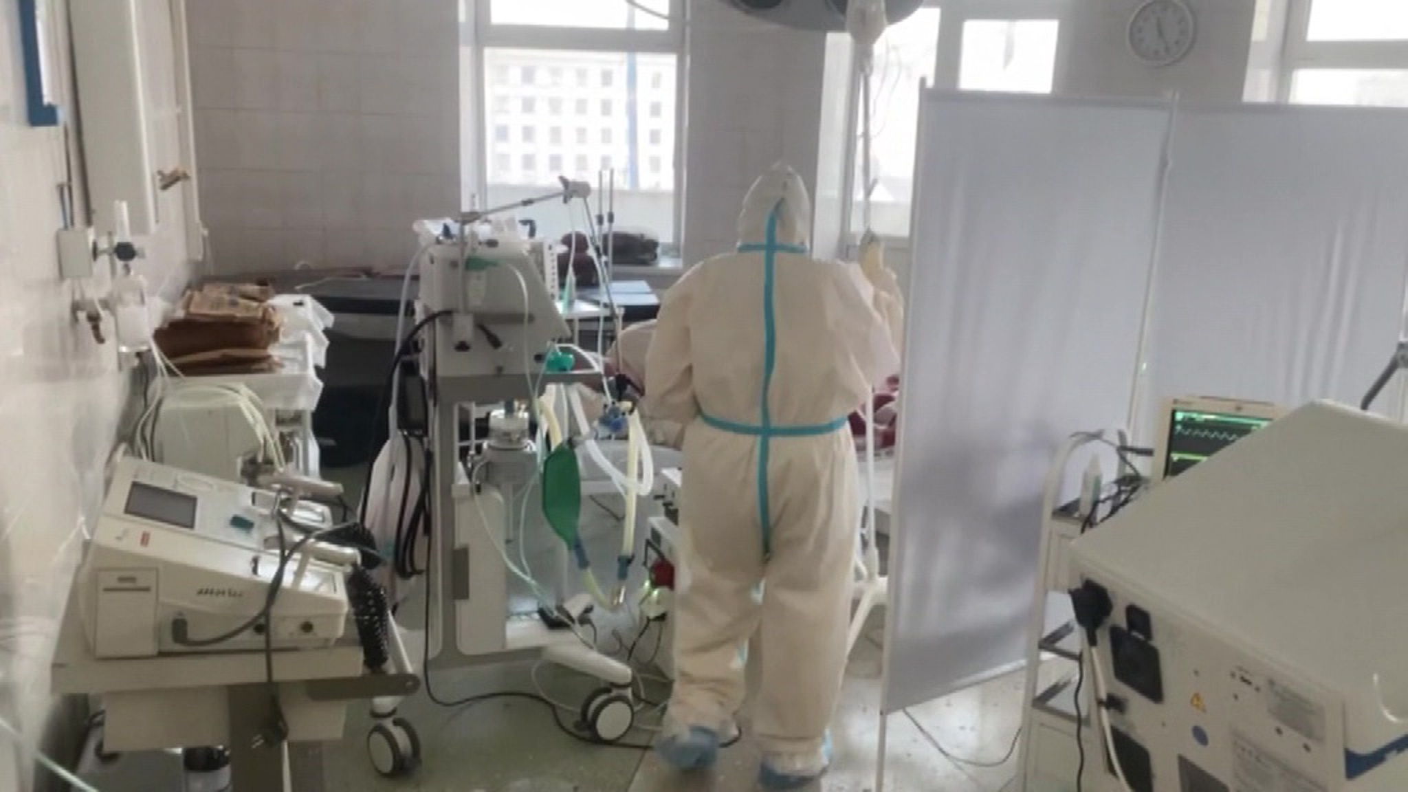 Еще три корпуса начнут прием пациентов в COVID-госпитале в павильоне "Ленэкспо"