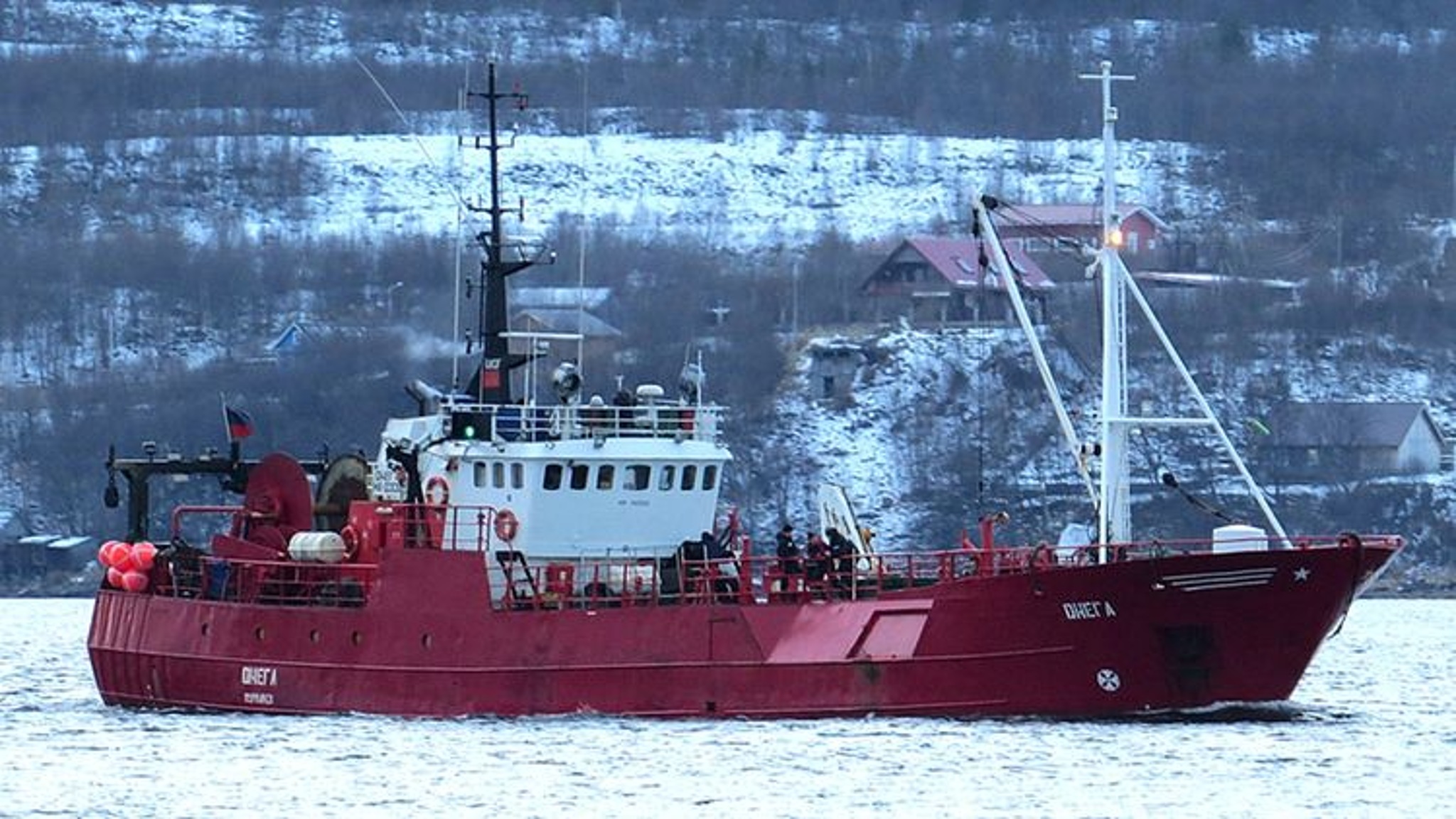 Путин выразил соболезнования семьям погибших при крушении «Онеги» моряков