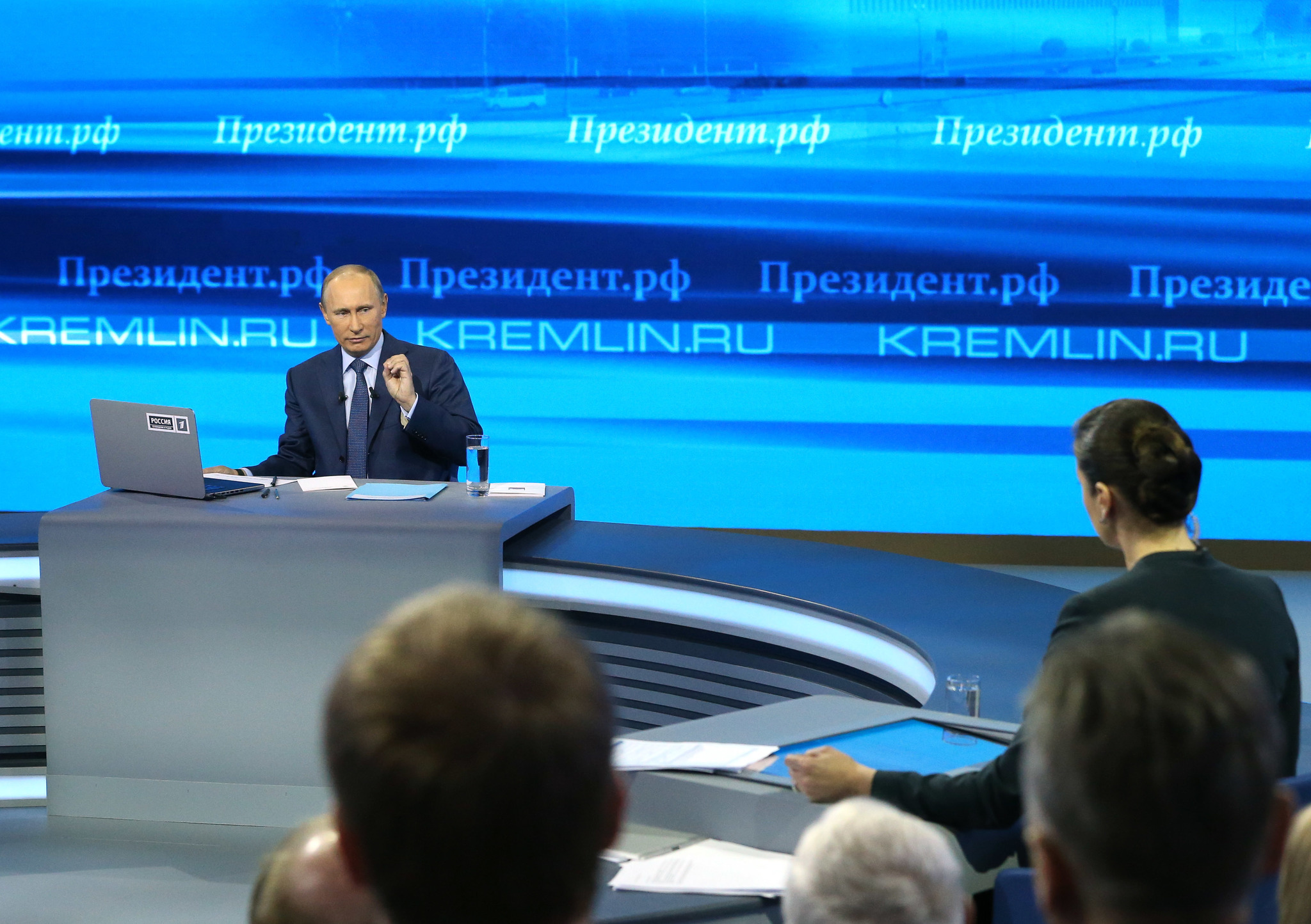 Путин назвал платежки "полным безобразием" (эфир от 25.04.2013)