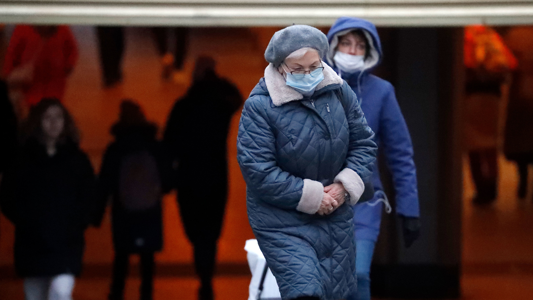 В России за сутки коронавирусом заболели 27 039 человек