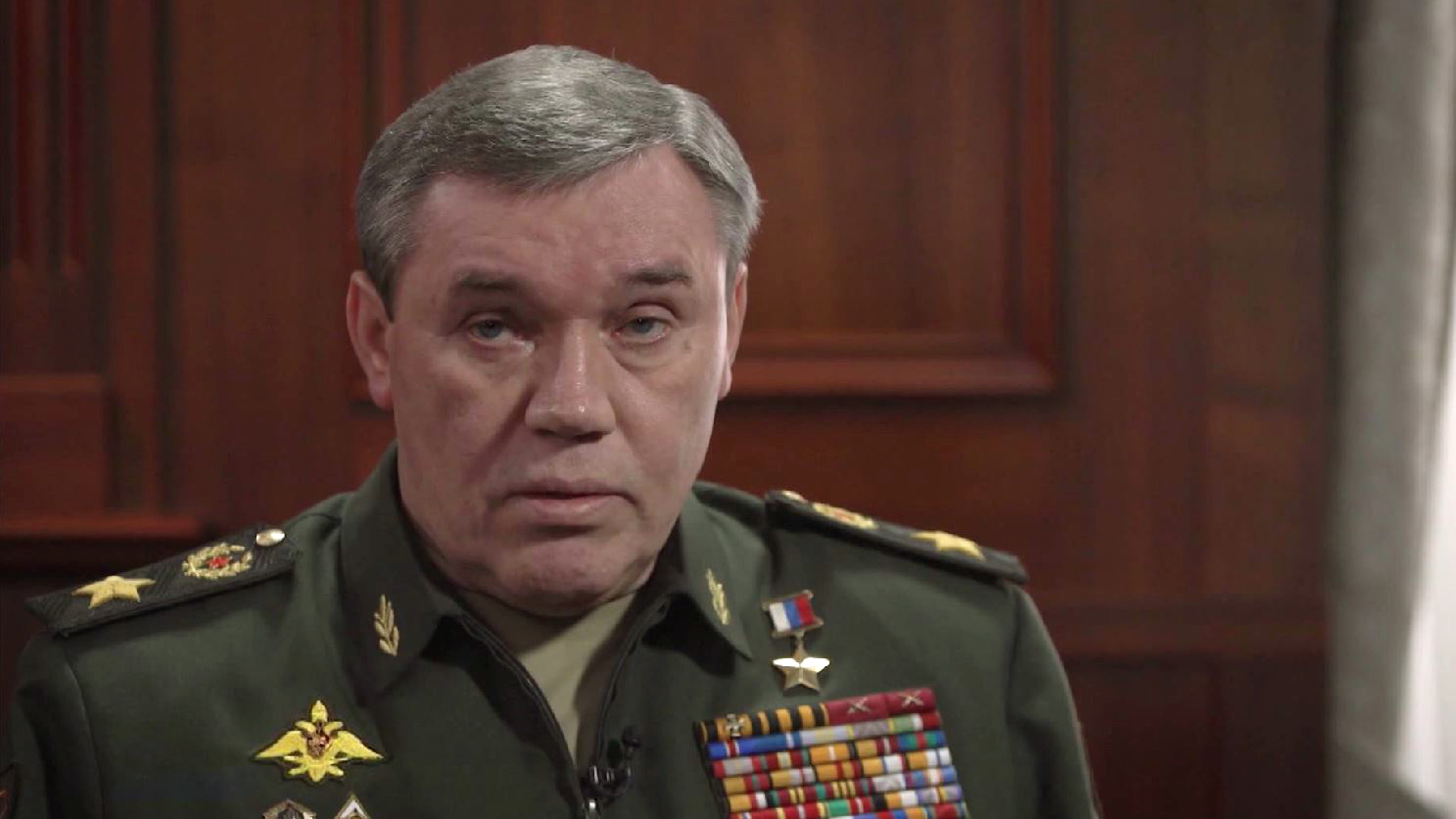 Начальник Генштаба рассказал о легенде, прикрывшей визит Путина в Сирию