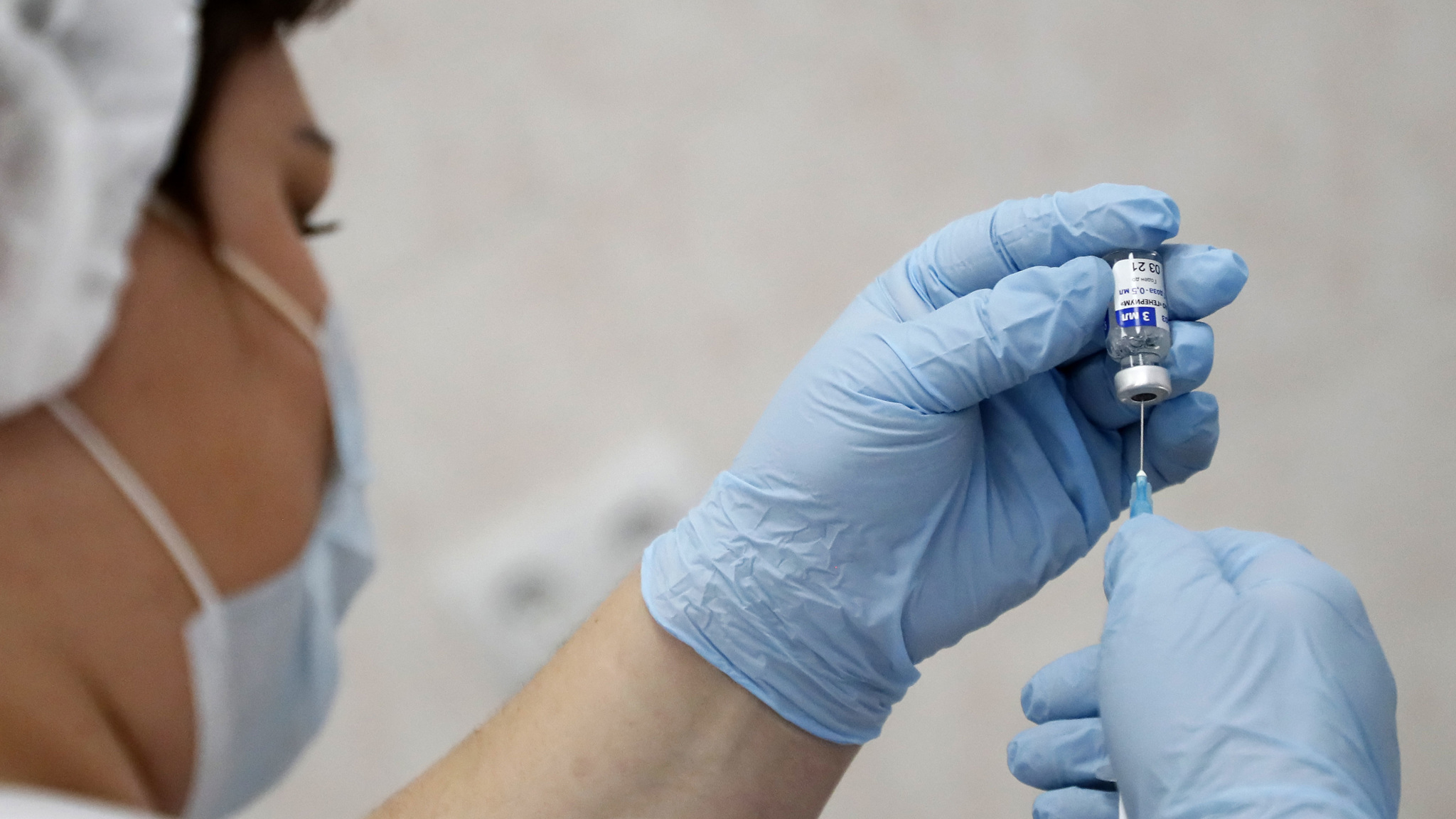 Гинцбург допустил появление однокомпонентной вакцины от коронавируса