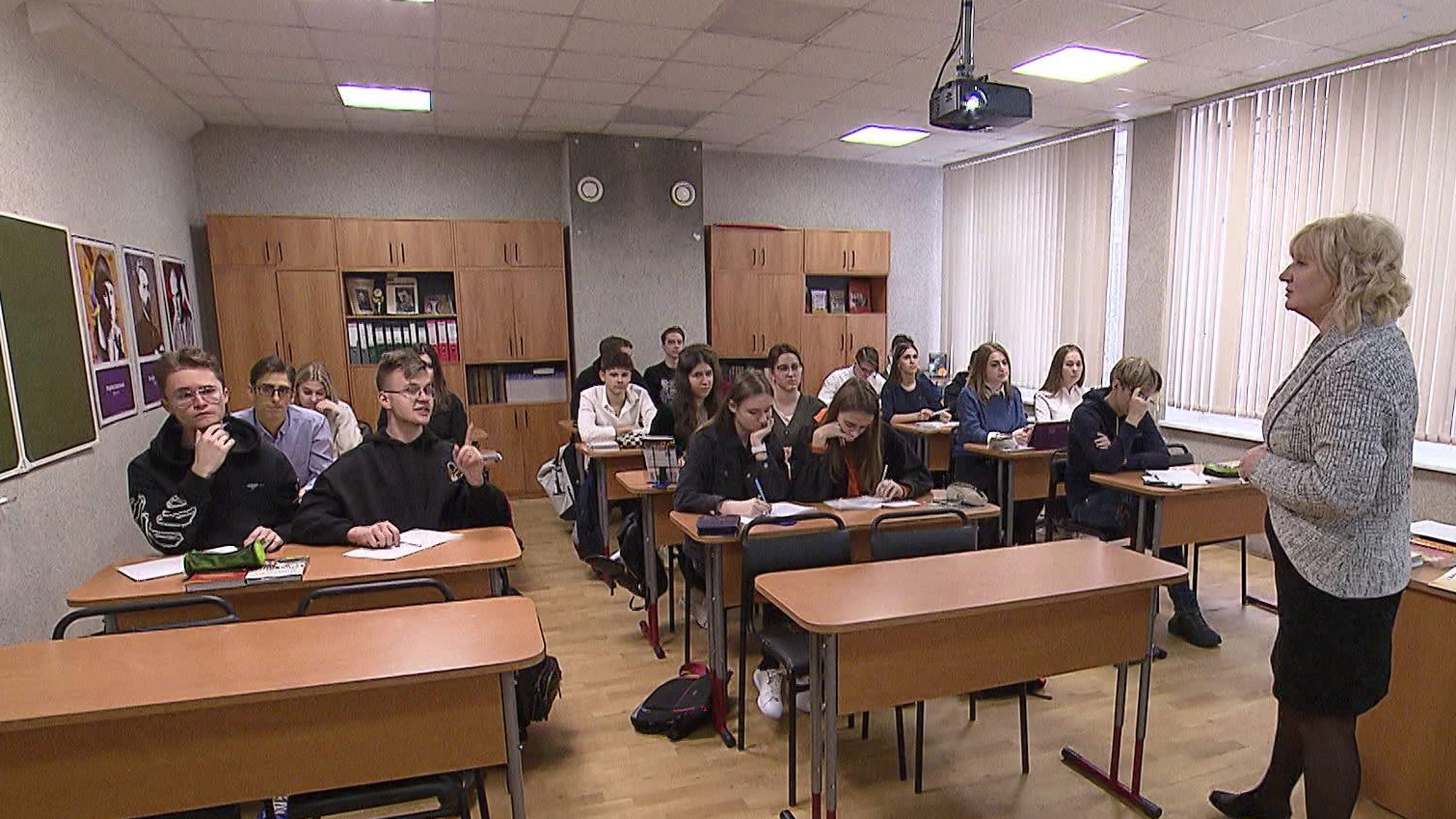 Столичные школы возобновили работу в традиционном очном режиме