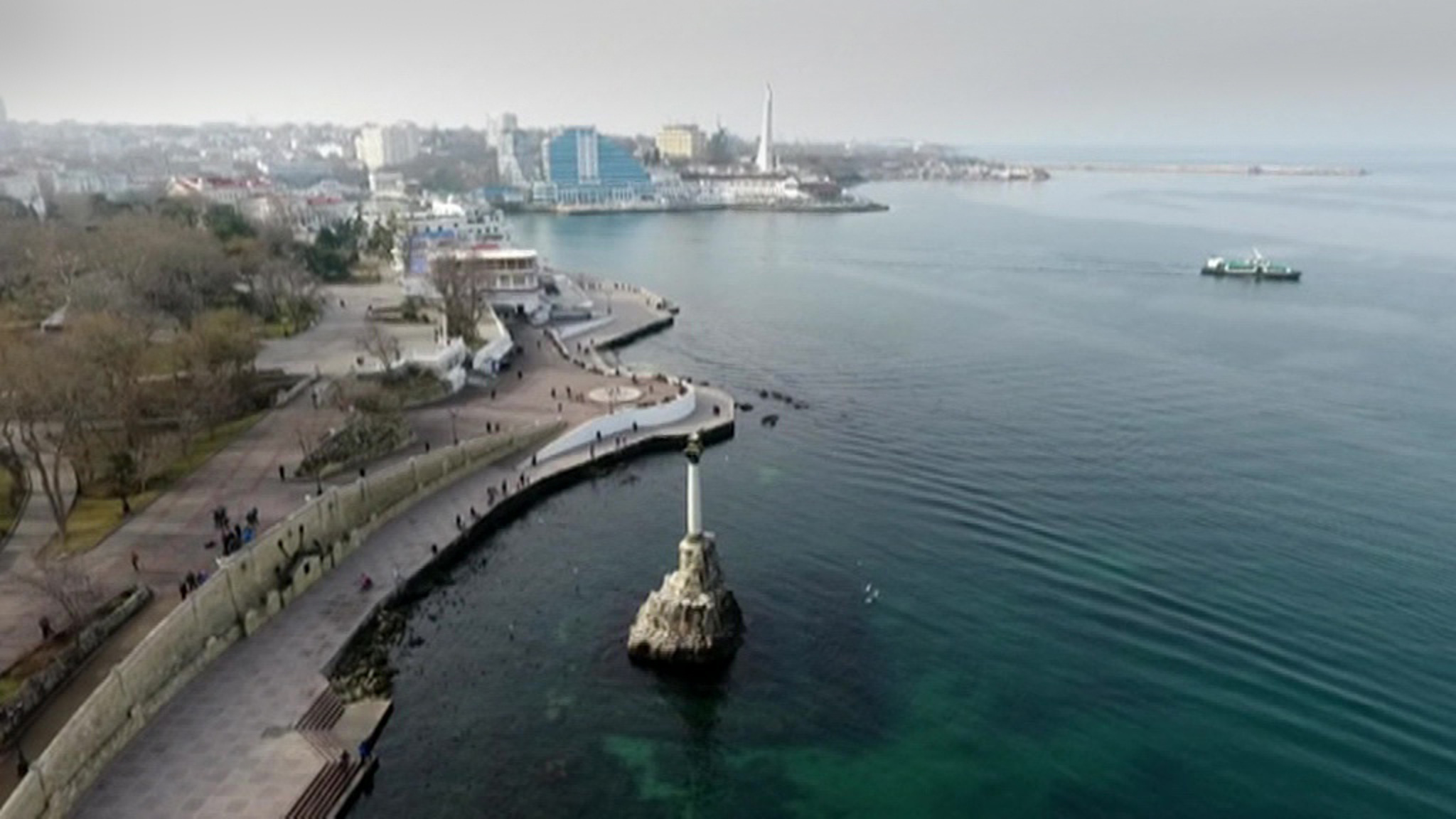 Жители Крыма празднуют день Республики