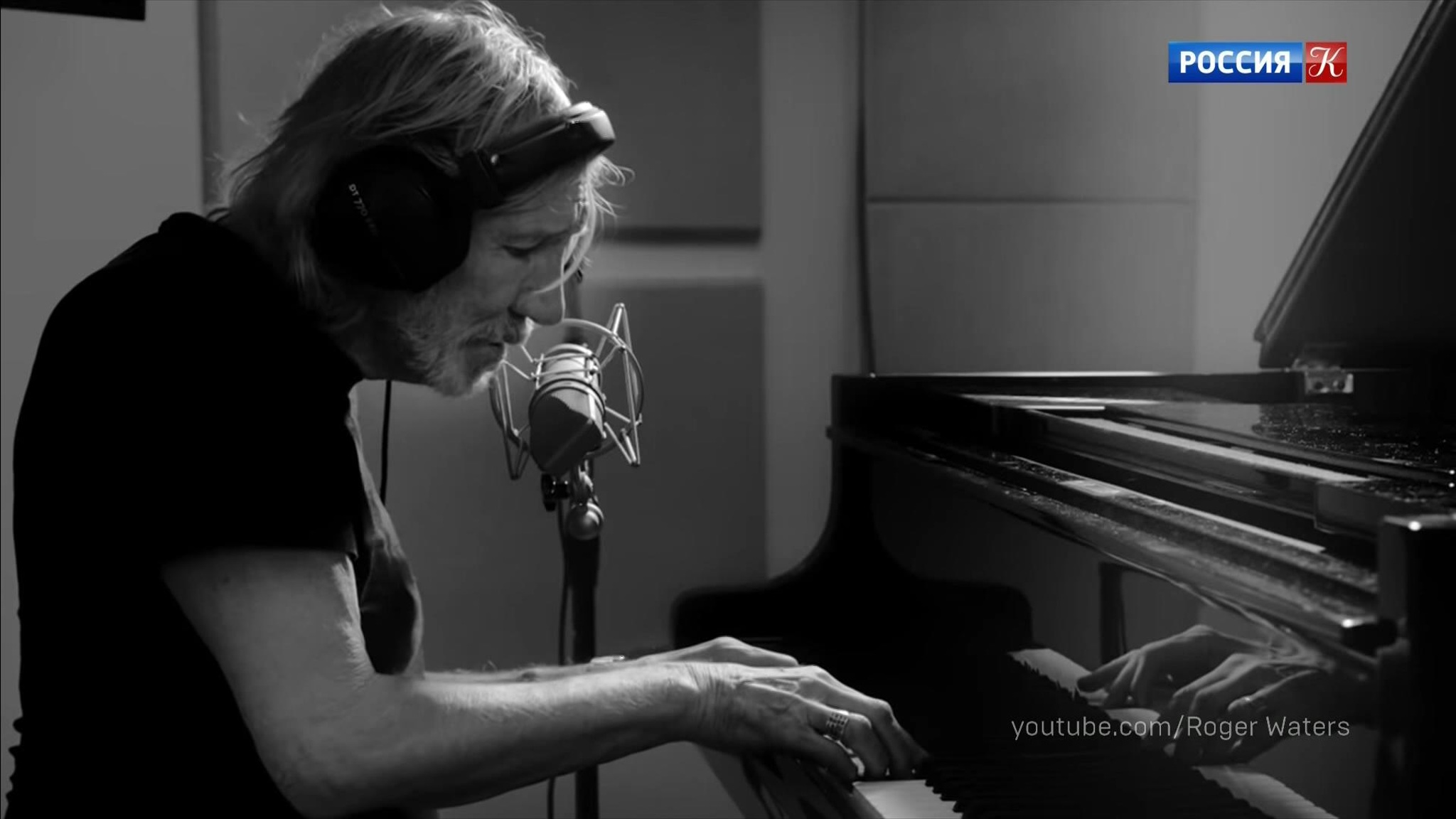 Роджер Уотерс выпустил клип на перезаписанную песню Pink Floyd
