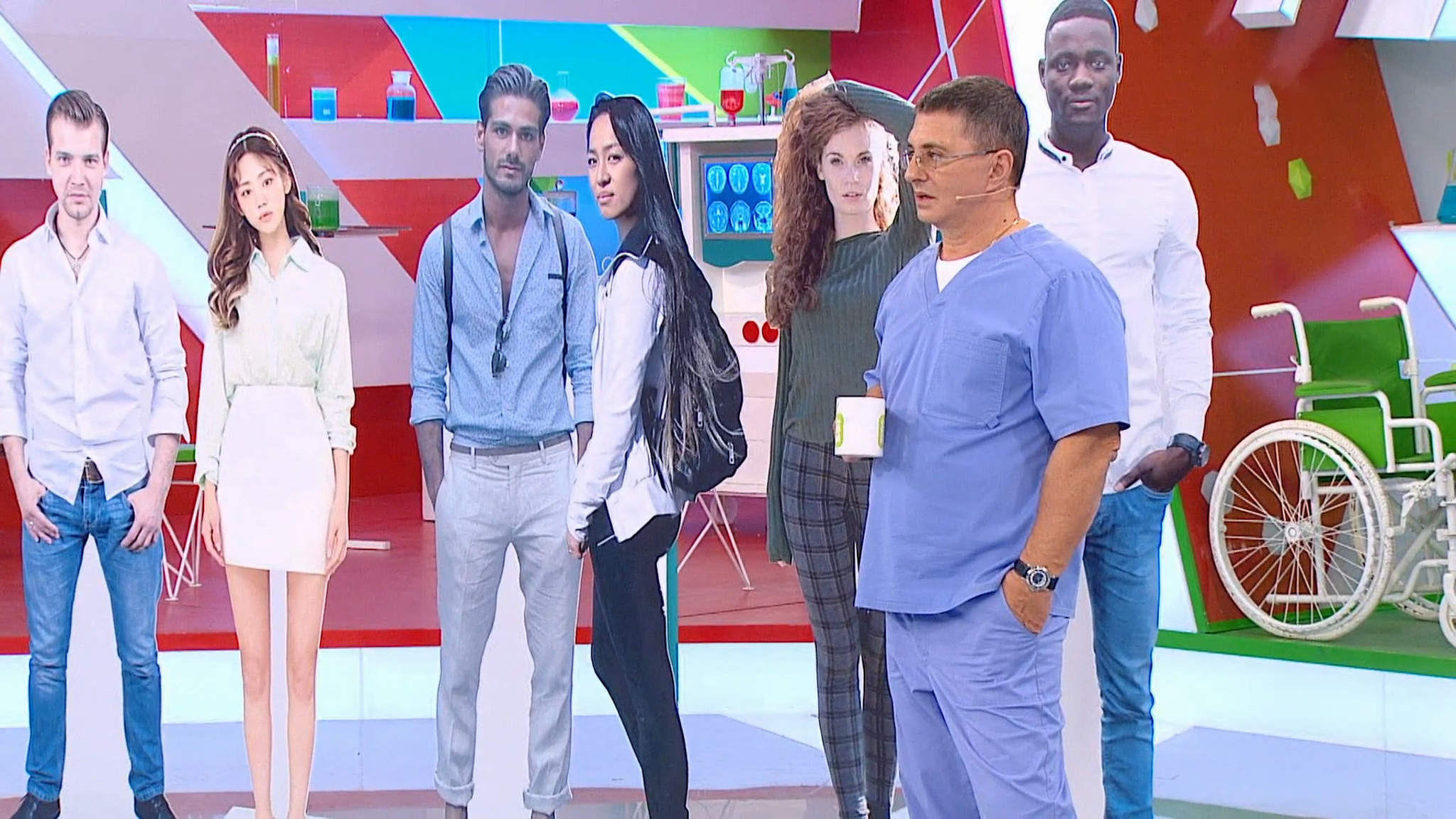 Мясников назвал нации, которые чаще умирают от COVID-19