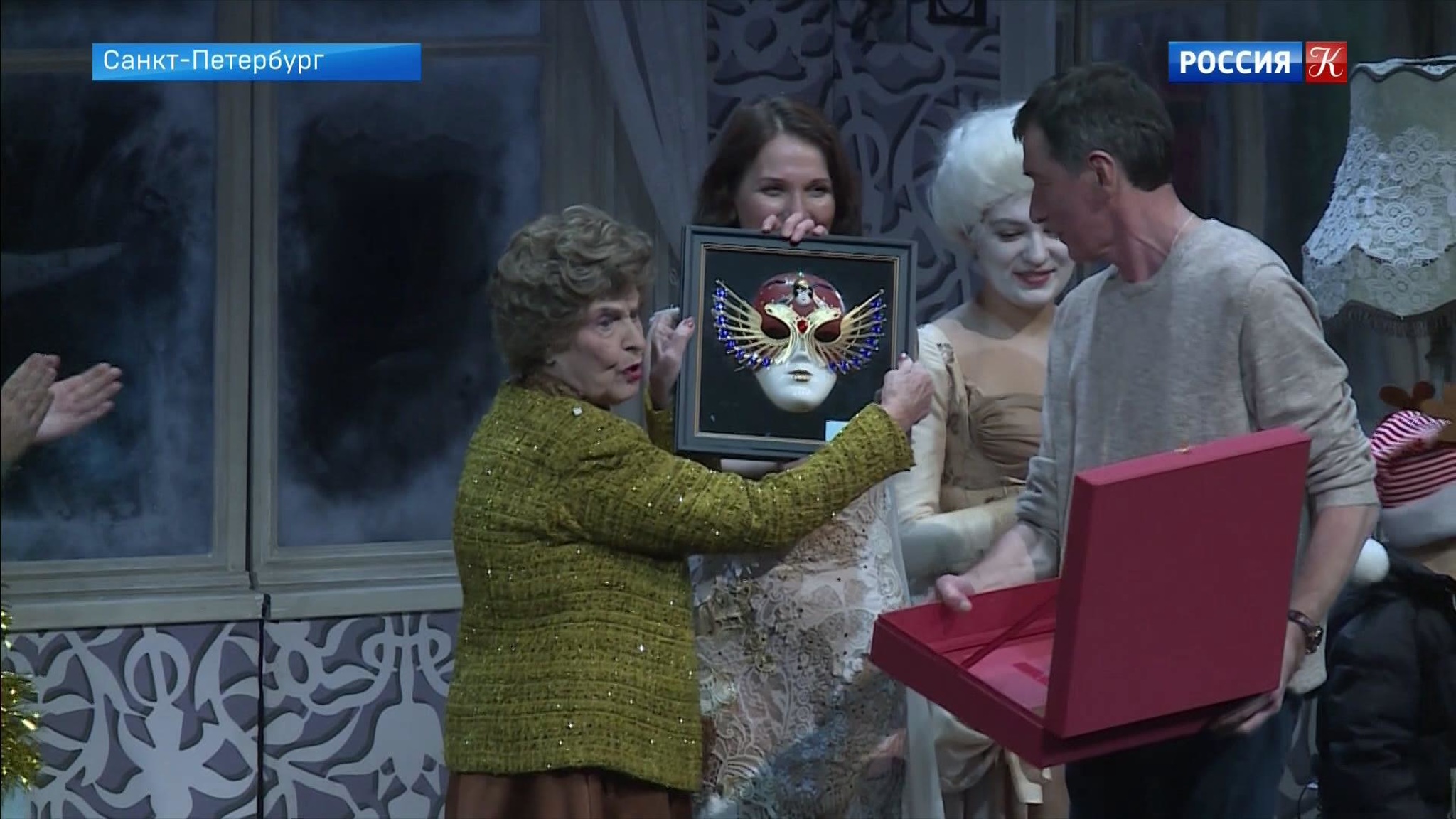 В Петербурге народной артистке России Татьяне Пилецкой вручили «Золотую маску»