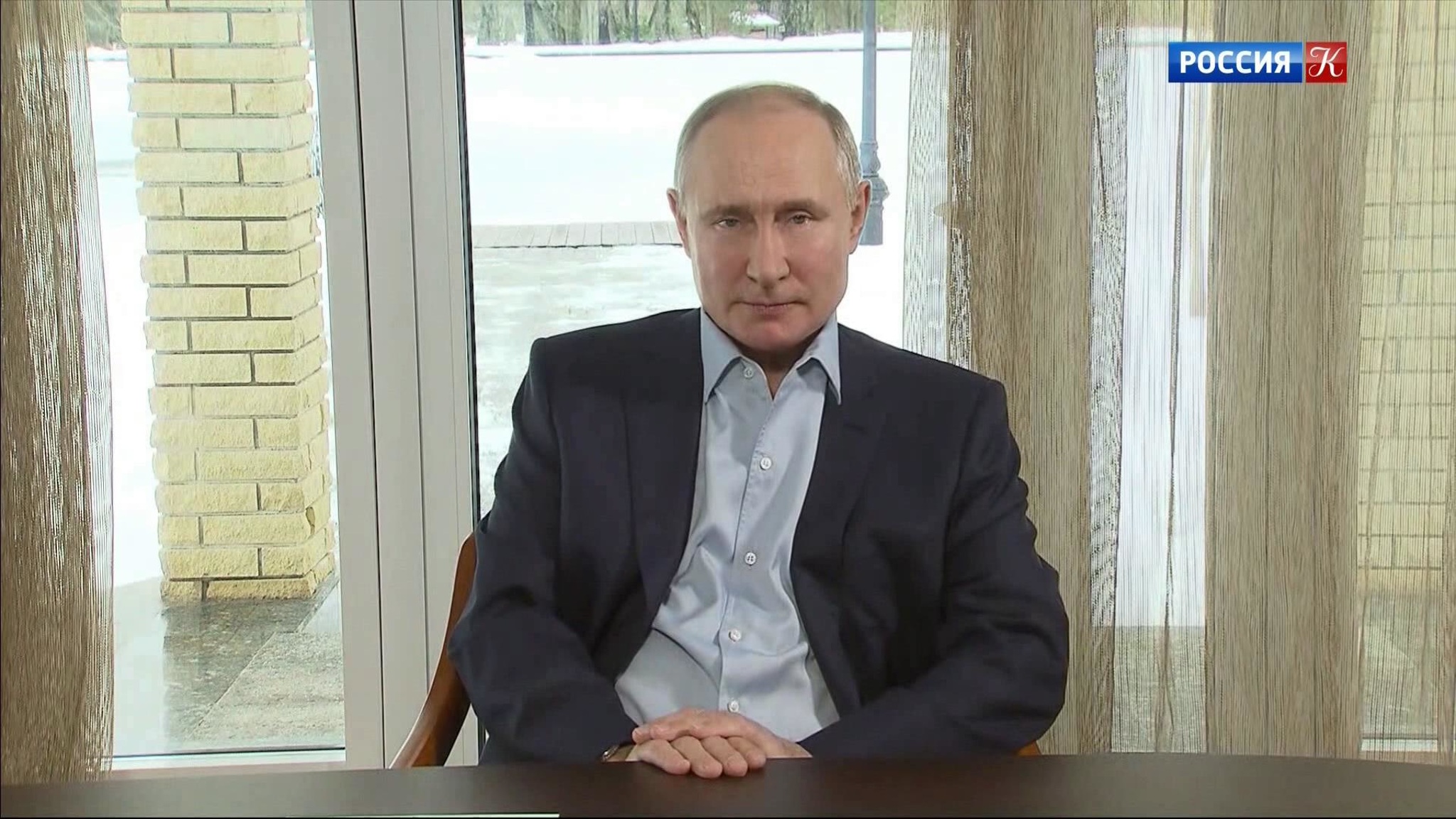 Владимир Путин в режиме видеоконференции провел встречу со студентами