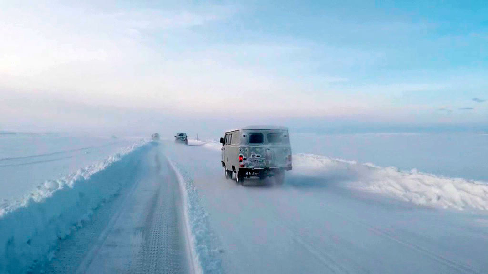 На Чукотке открыта ледовая дорога через Анадырский лиман