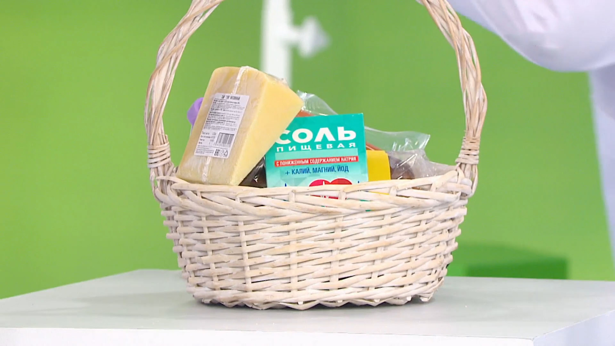 Почему отказ от соли так же вреден, как ее переизбыток