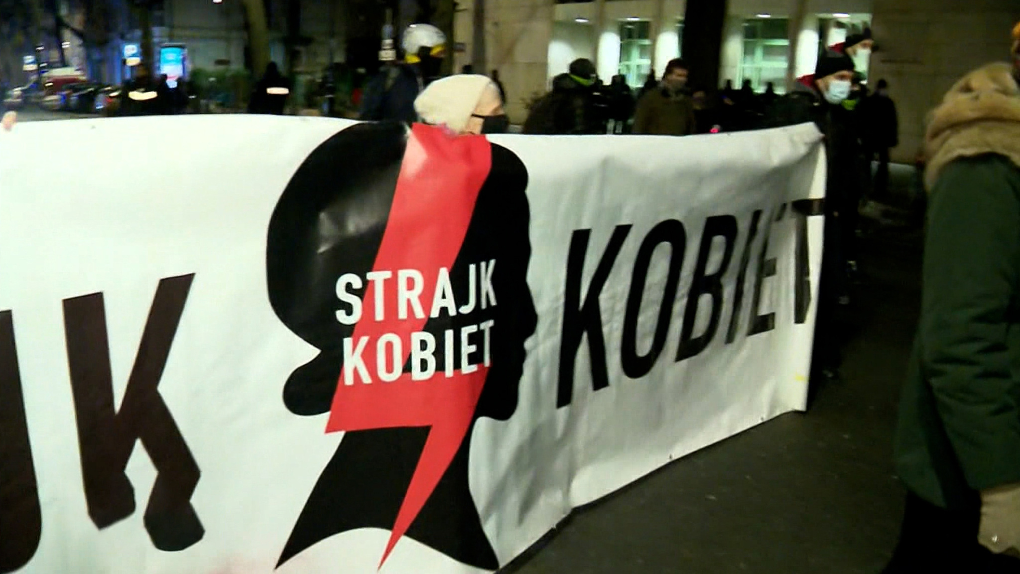 Жительницы Польши протестуют против закона о запрете абортов