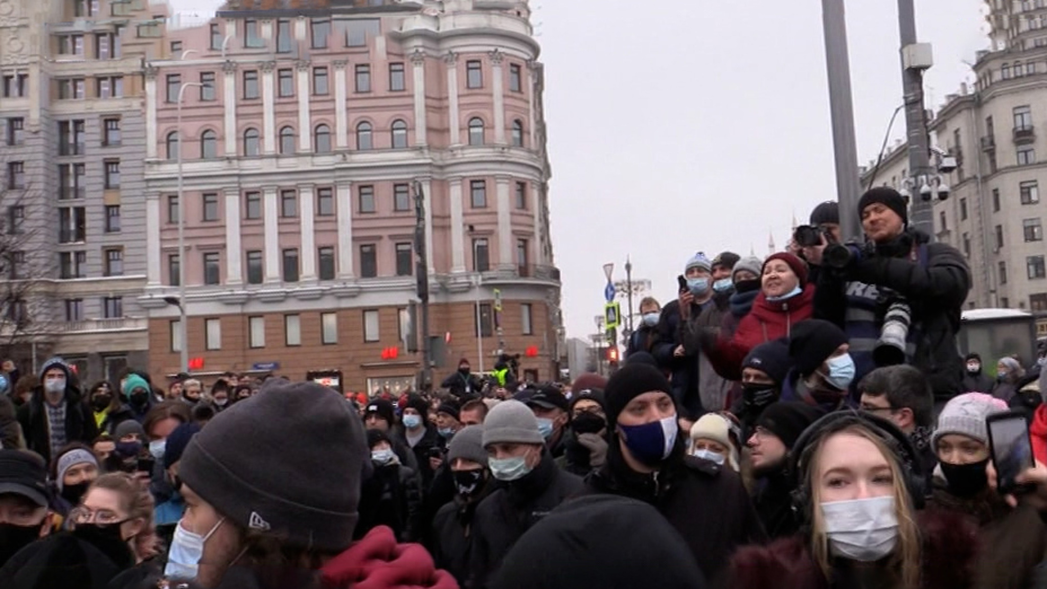 Несанкционированные акции: задержания продолжаются