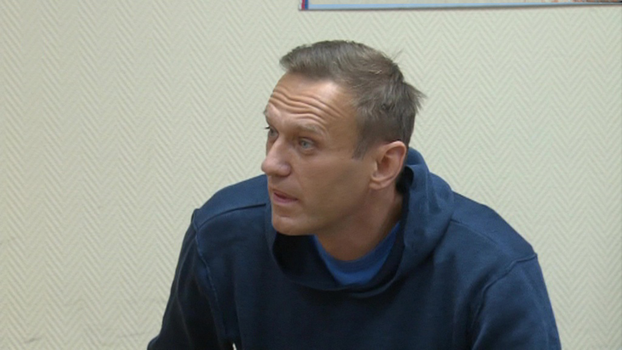 Суд рассмотрит вопрос о замене Навальному условного наказания на реальное
