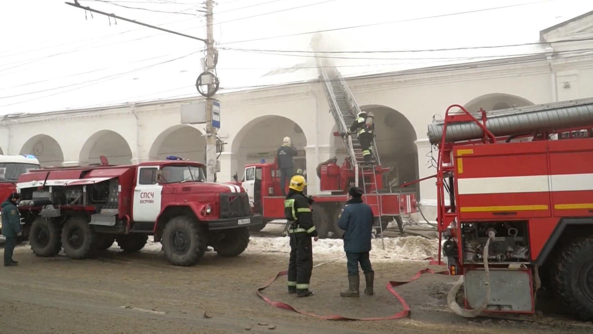 В Костроме оценивают ущерб от пожара в Больших Мучных рядах