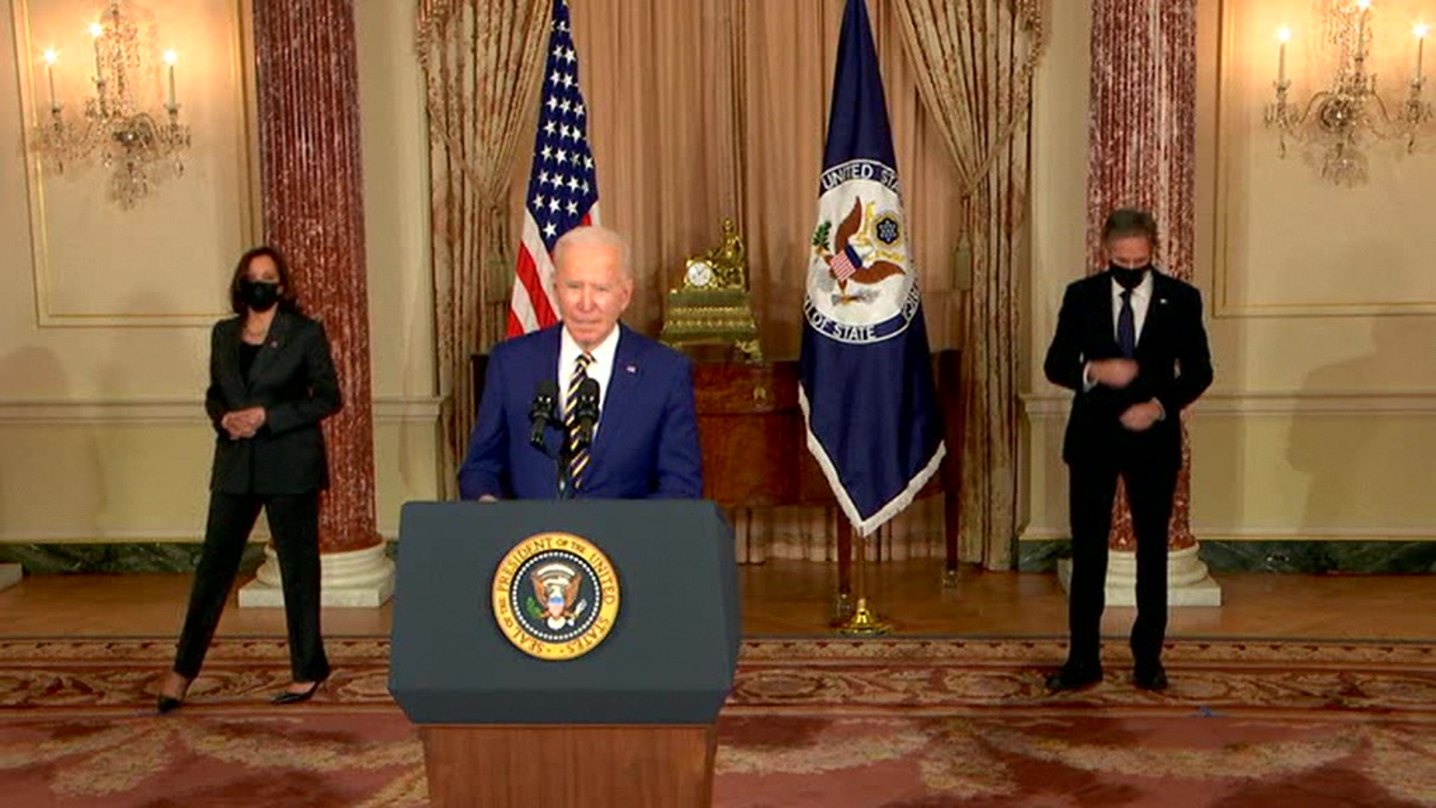 Байден продолжает расправу над "наследием Трампа"