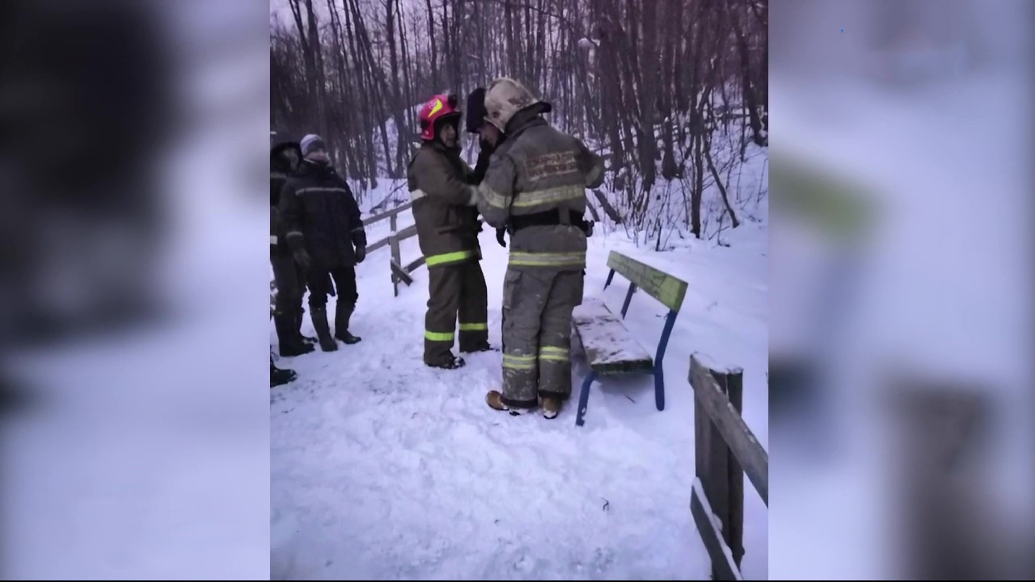 Мужчина едва не погиб, упав с обрыва в Северную Двину