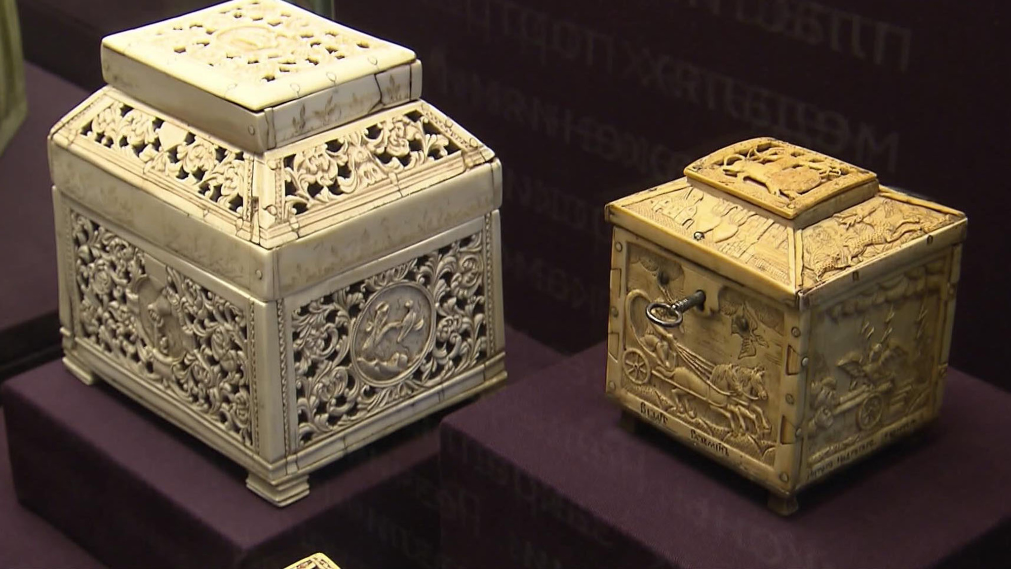 Выставка косторезного искусства открылась в Оружейной палате