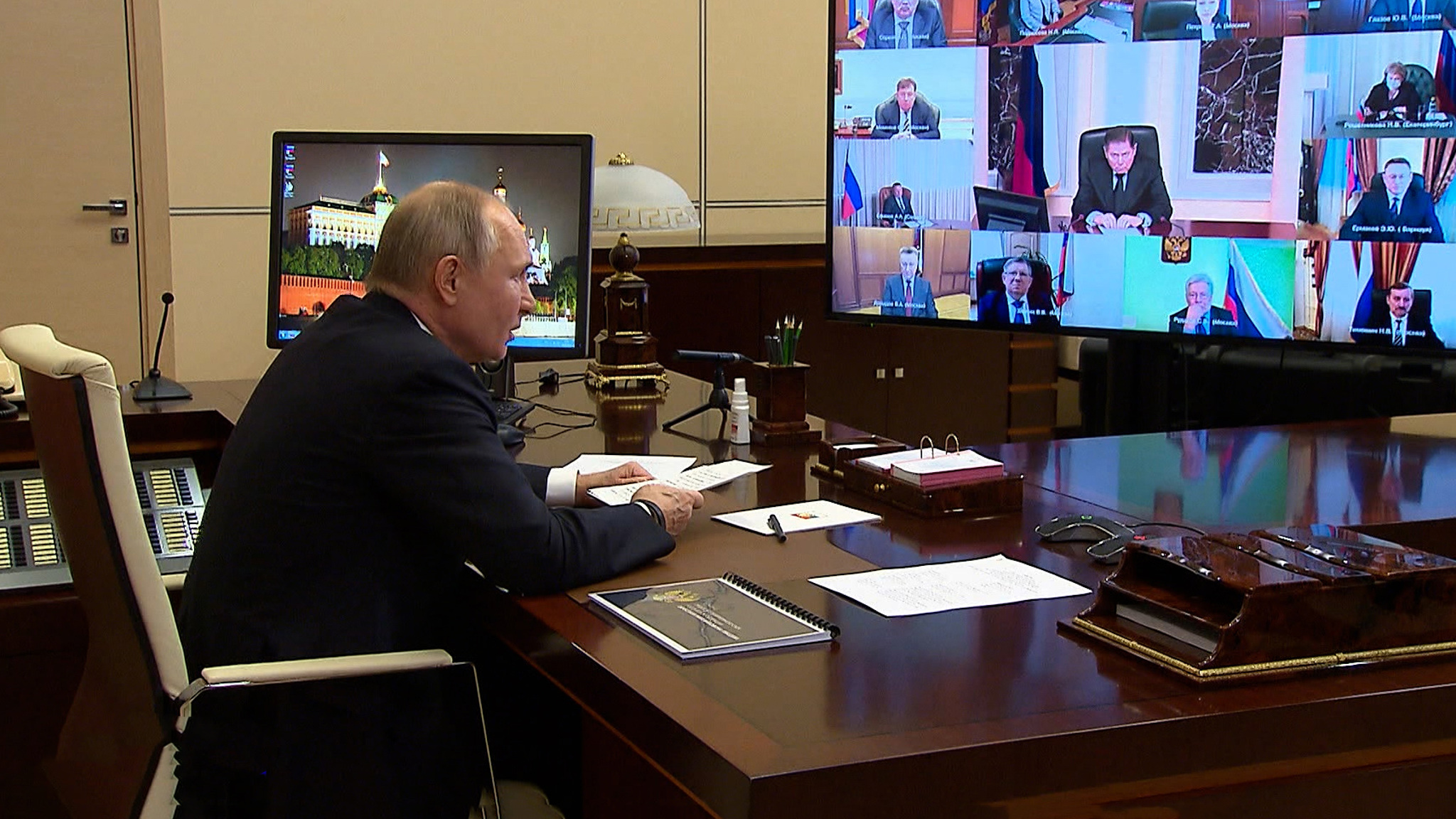 Путин: россияне стали больше доверять судебной системе